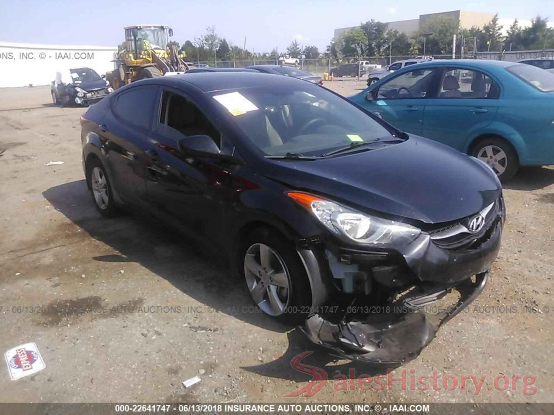 KMHDH4AE8DU887126 2013 Hyundai Elantra