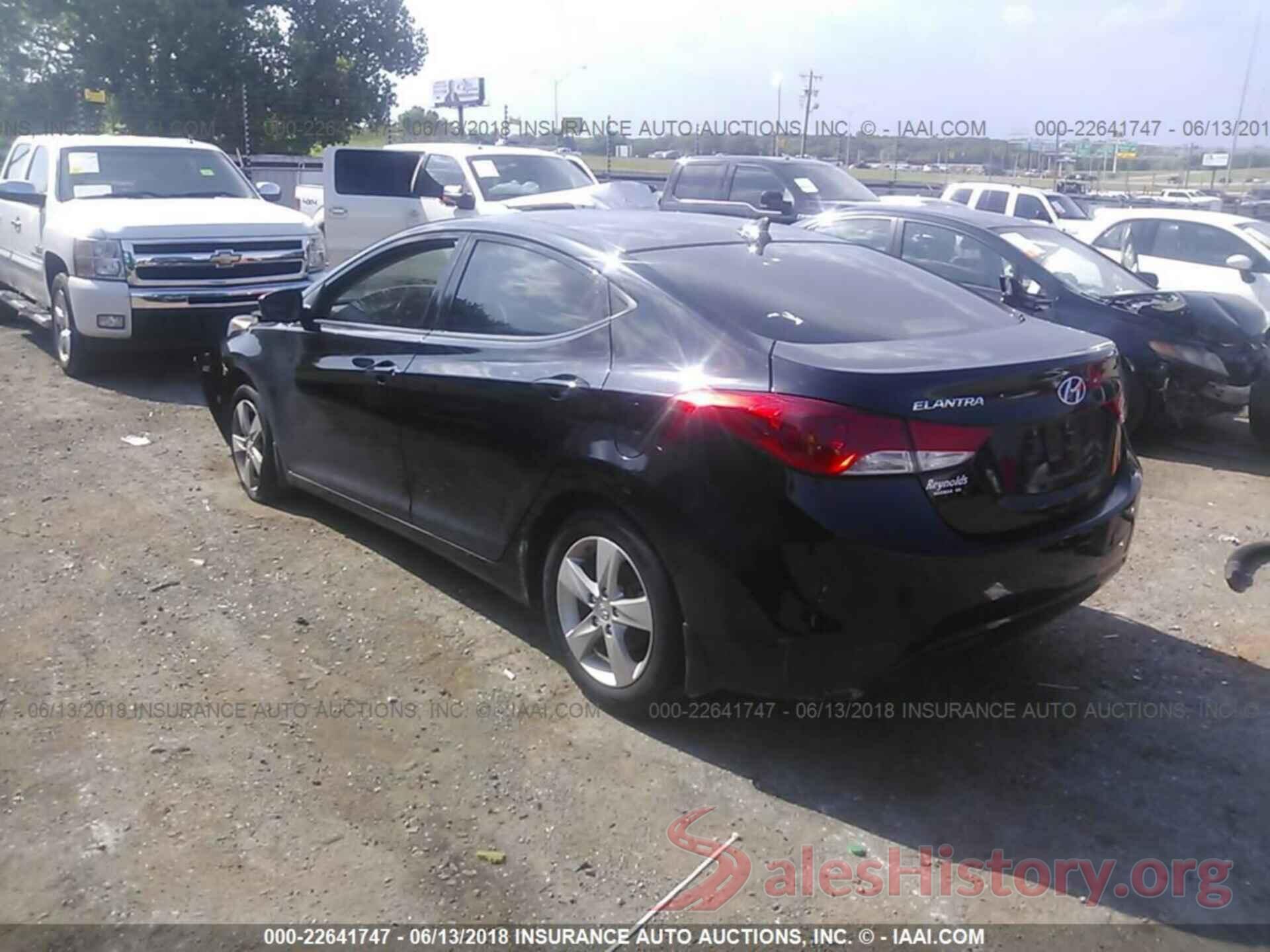 KMHDH4AE8DU887126 2013 Hyundai Elantra