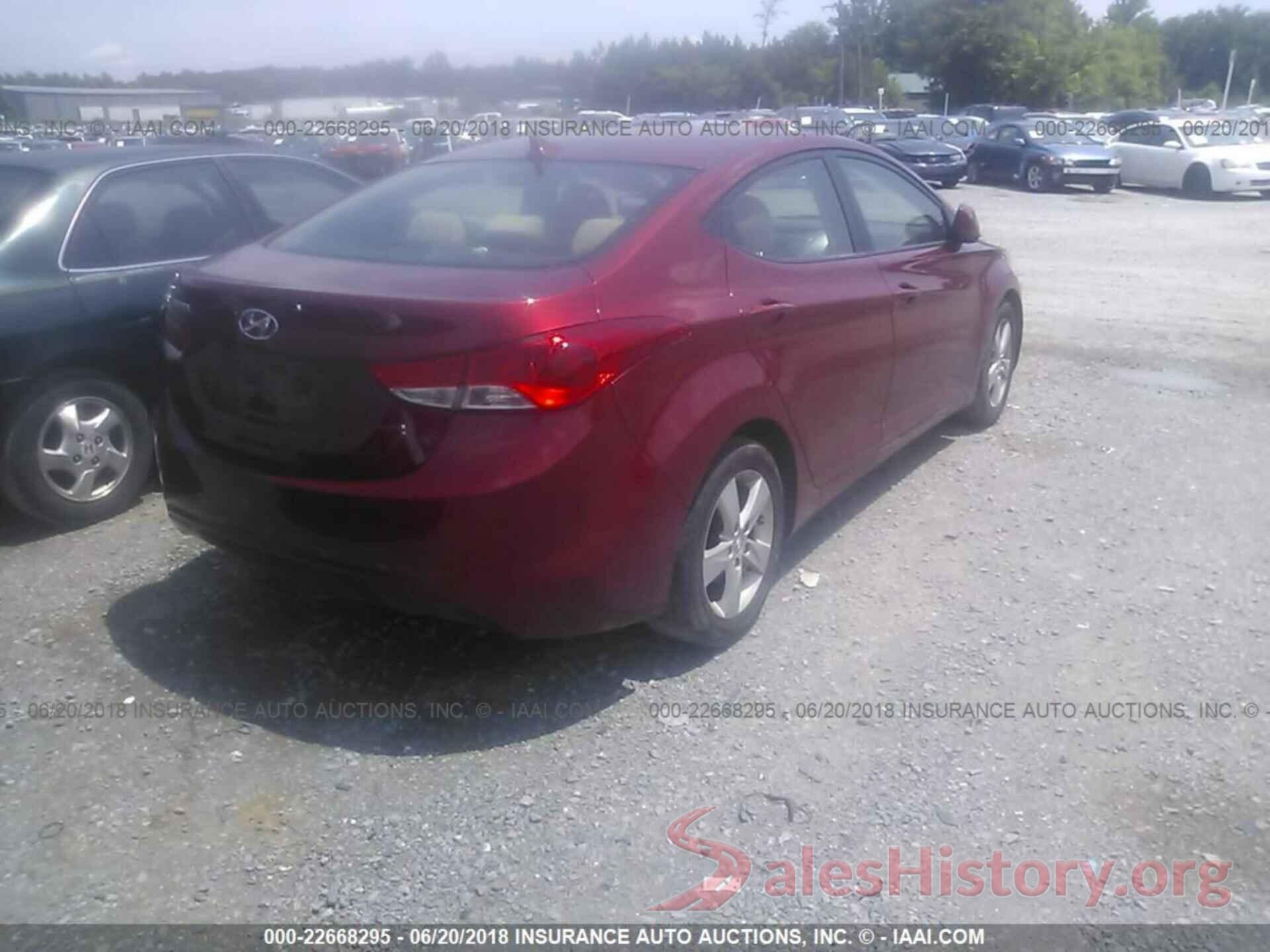 5NPDH4AE2DH326208 2013 Hyundai Elantra