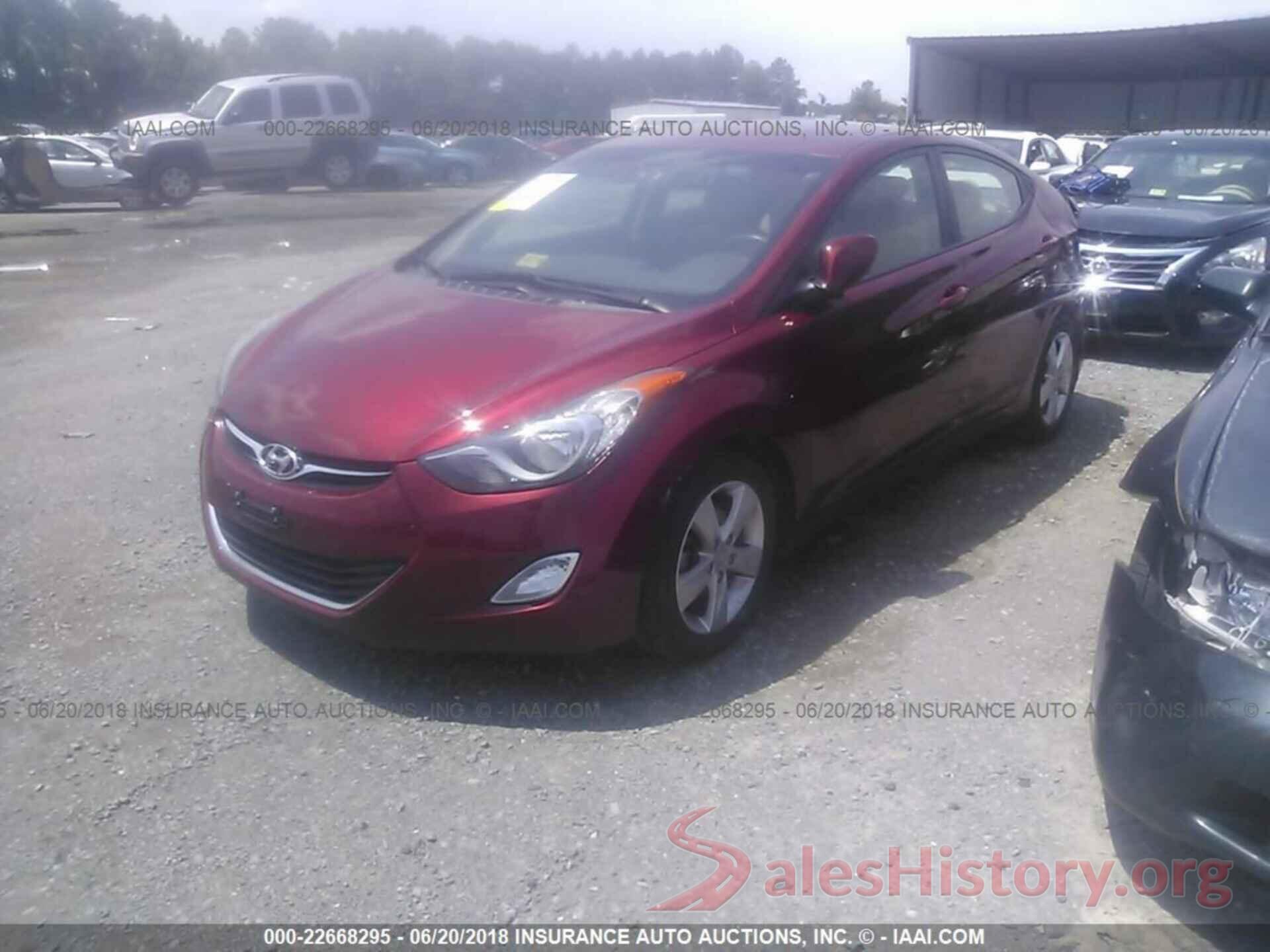 5NPDH4AE2DH326208 2013 Hyundai Elantra