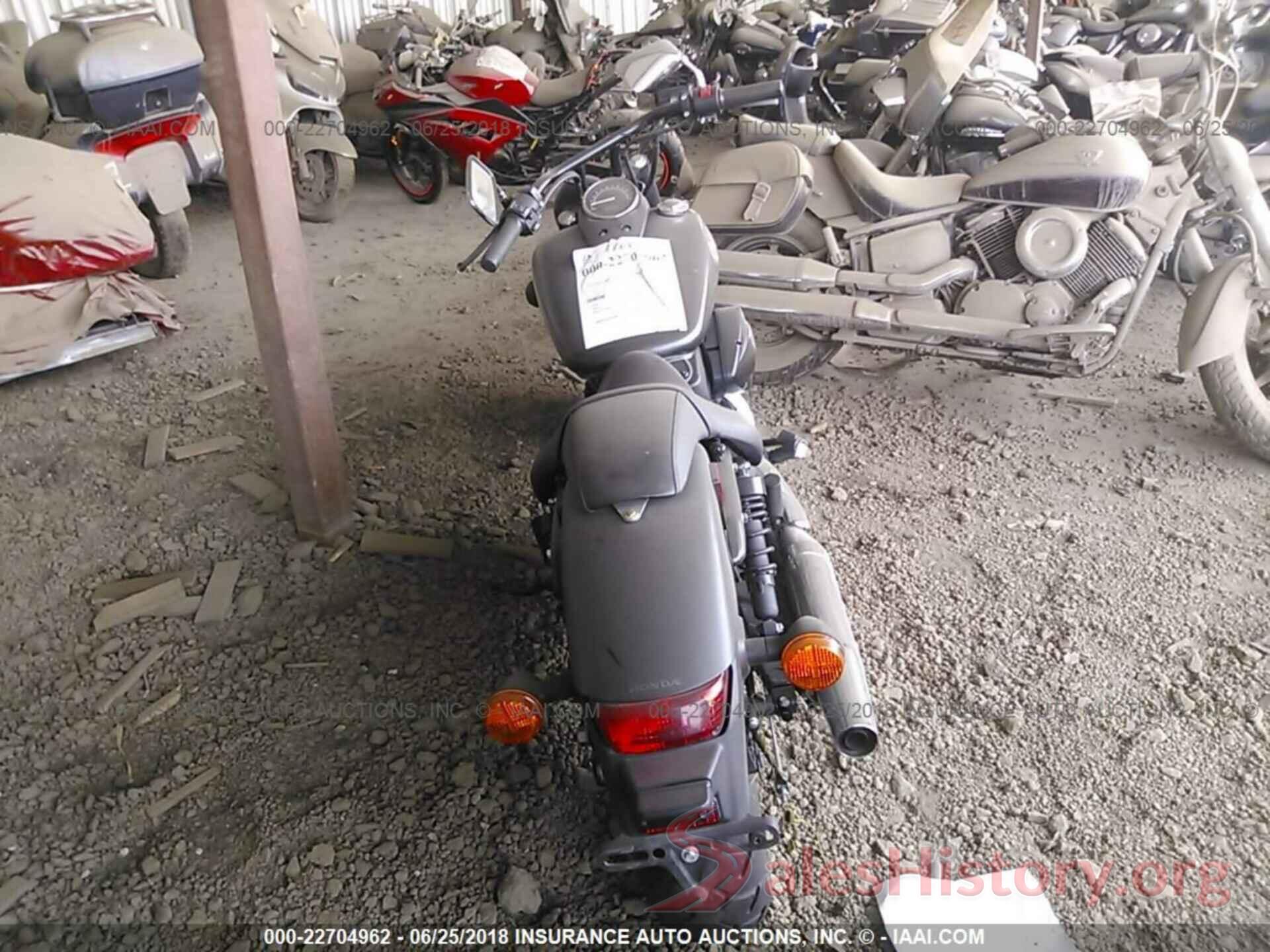 JH2RC5375HK700348 2017 Honda Vt750