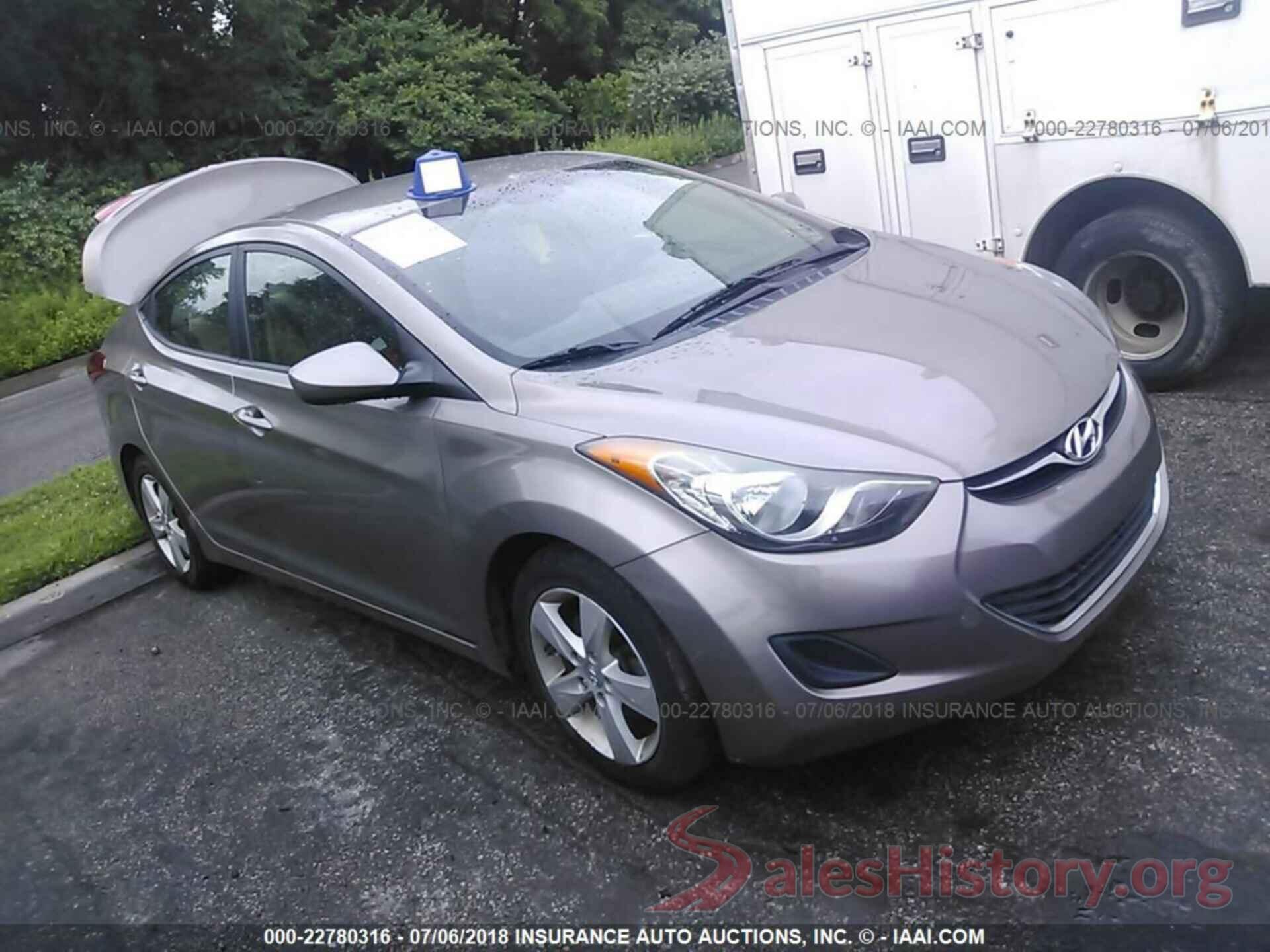 5NPDH4AE3DH263264 2013 Hyundai Elantra