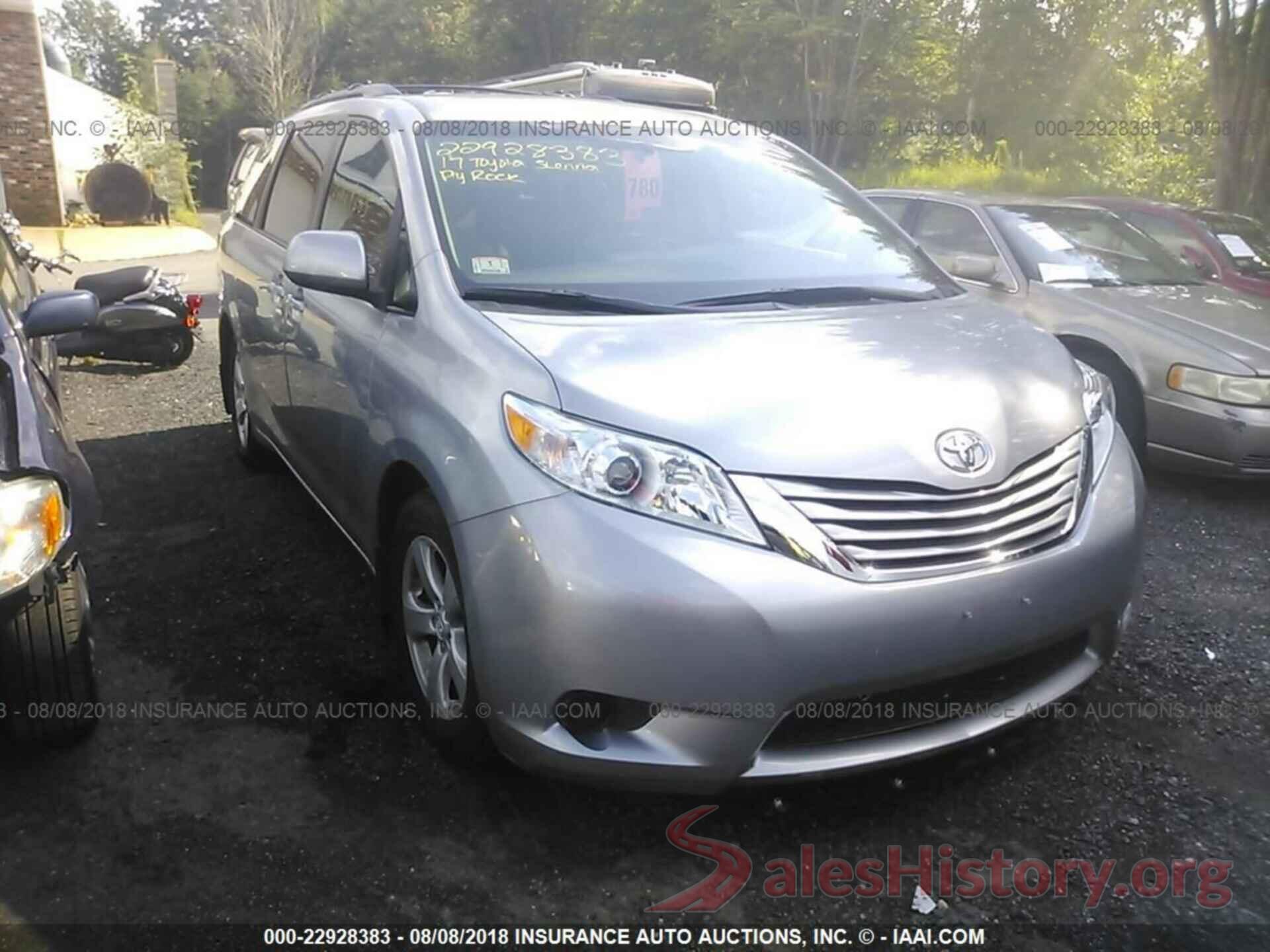 5TDKZ3DC4HS893352 2017 Toyota Sienna