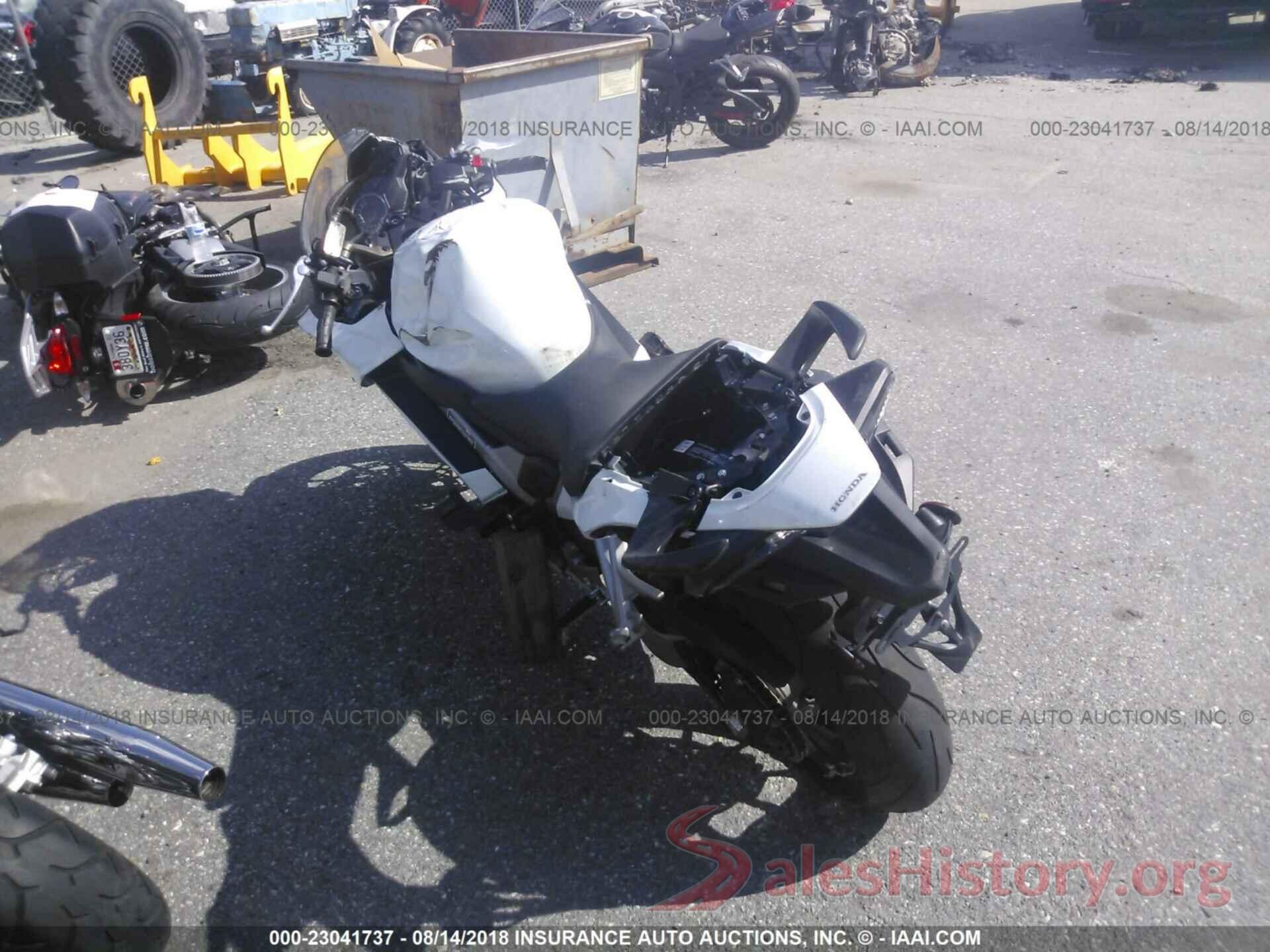 JH2RC7910EK000750 2014 Honda Vfr800