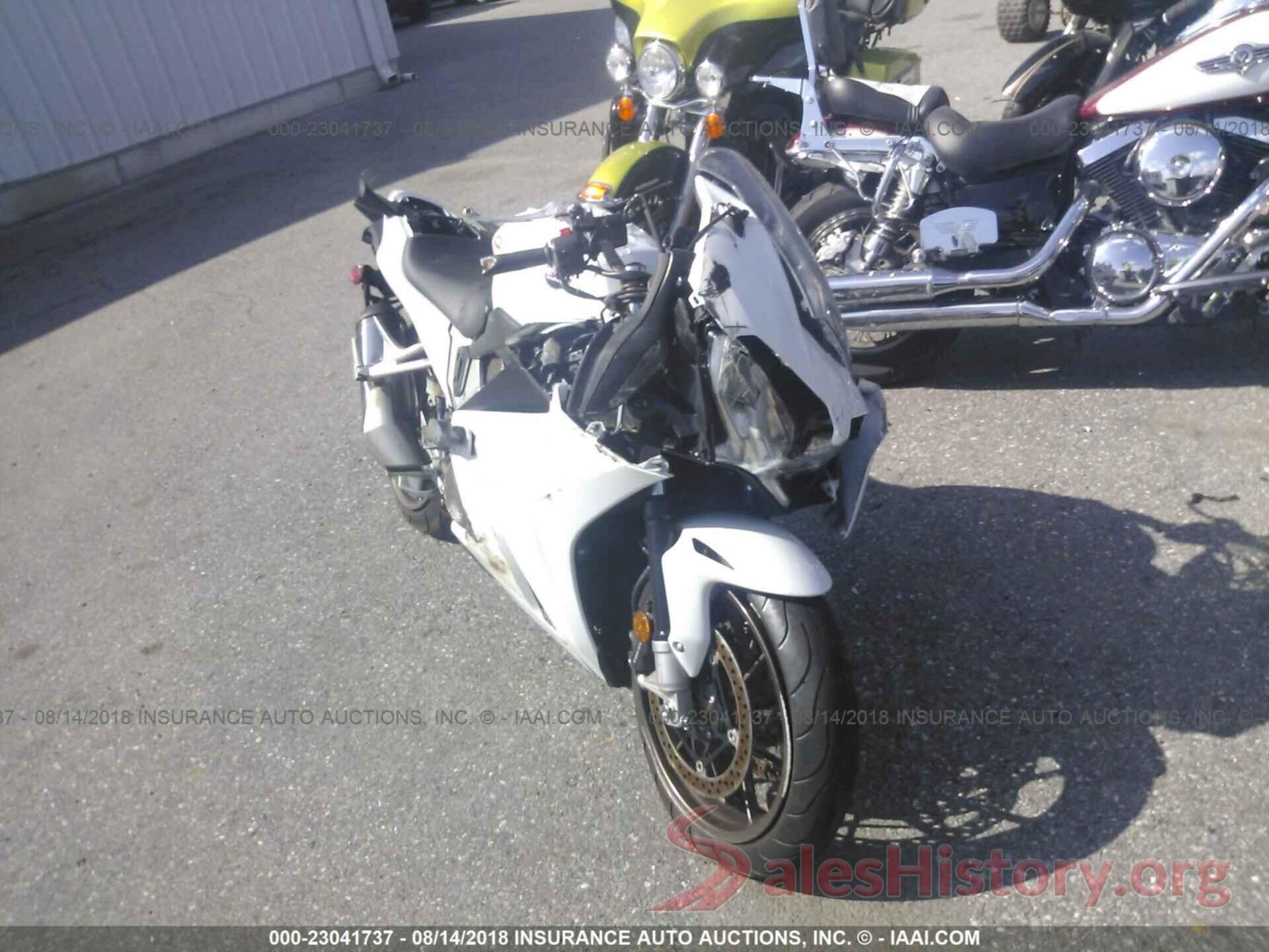 JH2RC7910EK000750 2014 Honda Vfr800