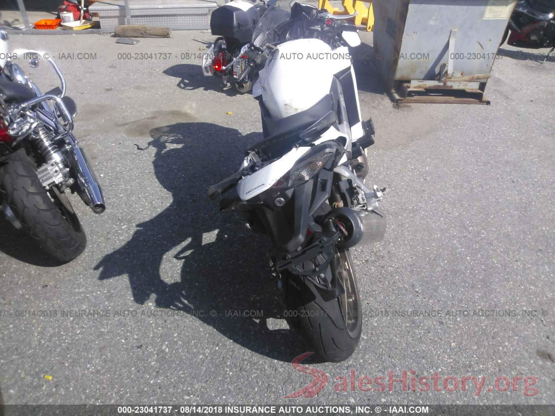 JH2RC7910EK000750 2014 Honda Vfr800