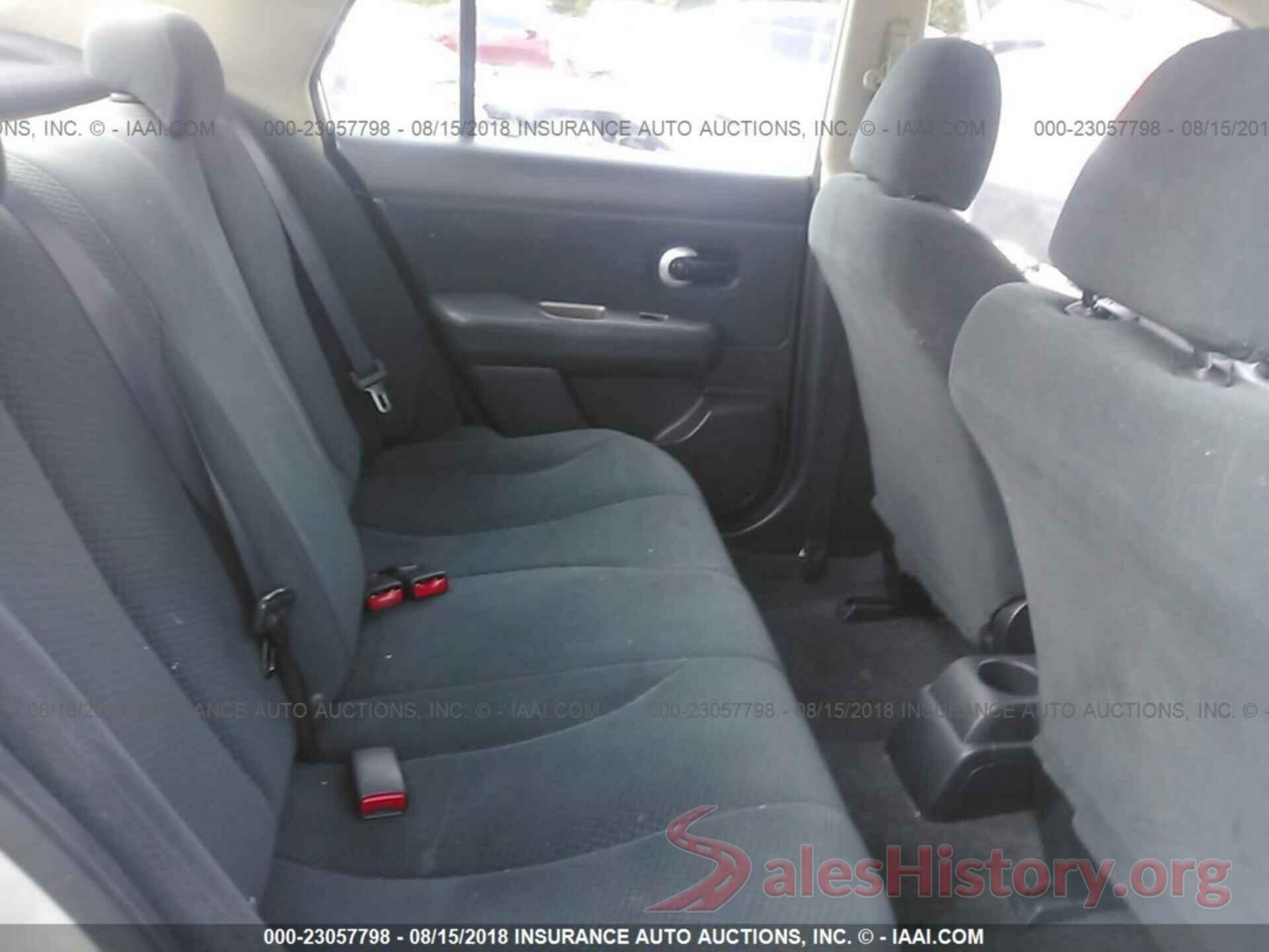 3N1BC1AP2BL452977 2011 Nissan Versa