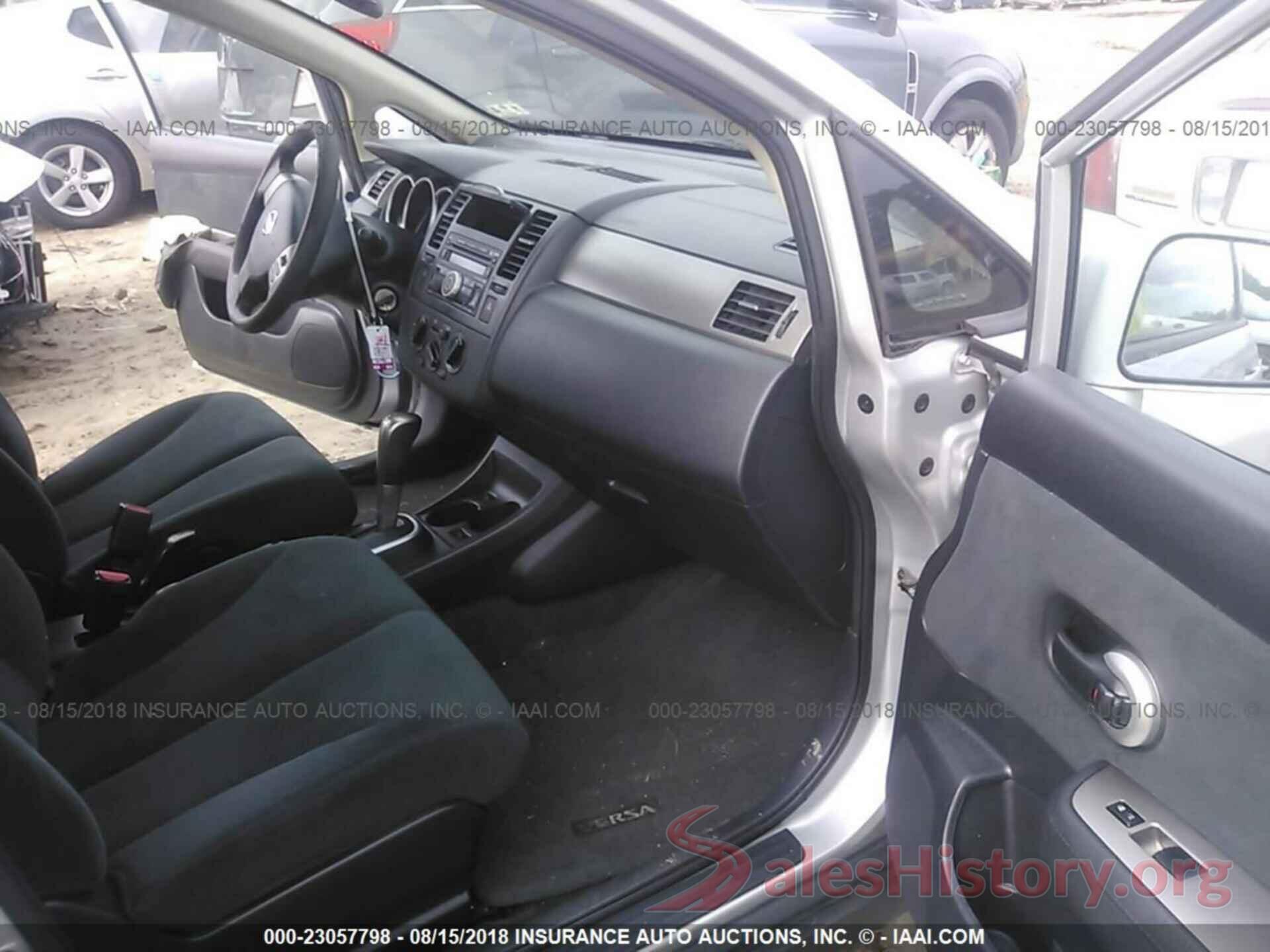 3N1BC1AP2BL452977 2011 Nissan Versa