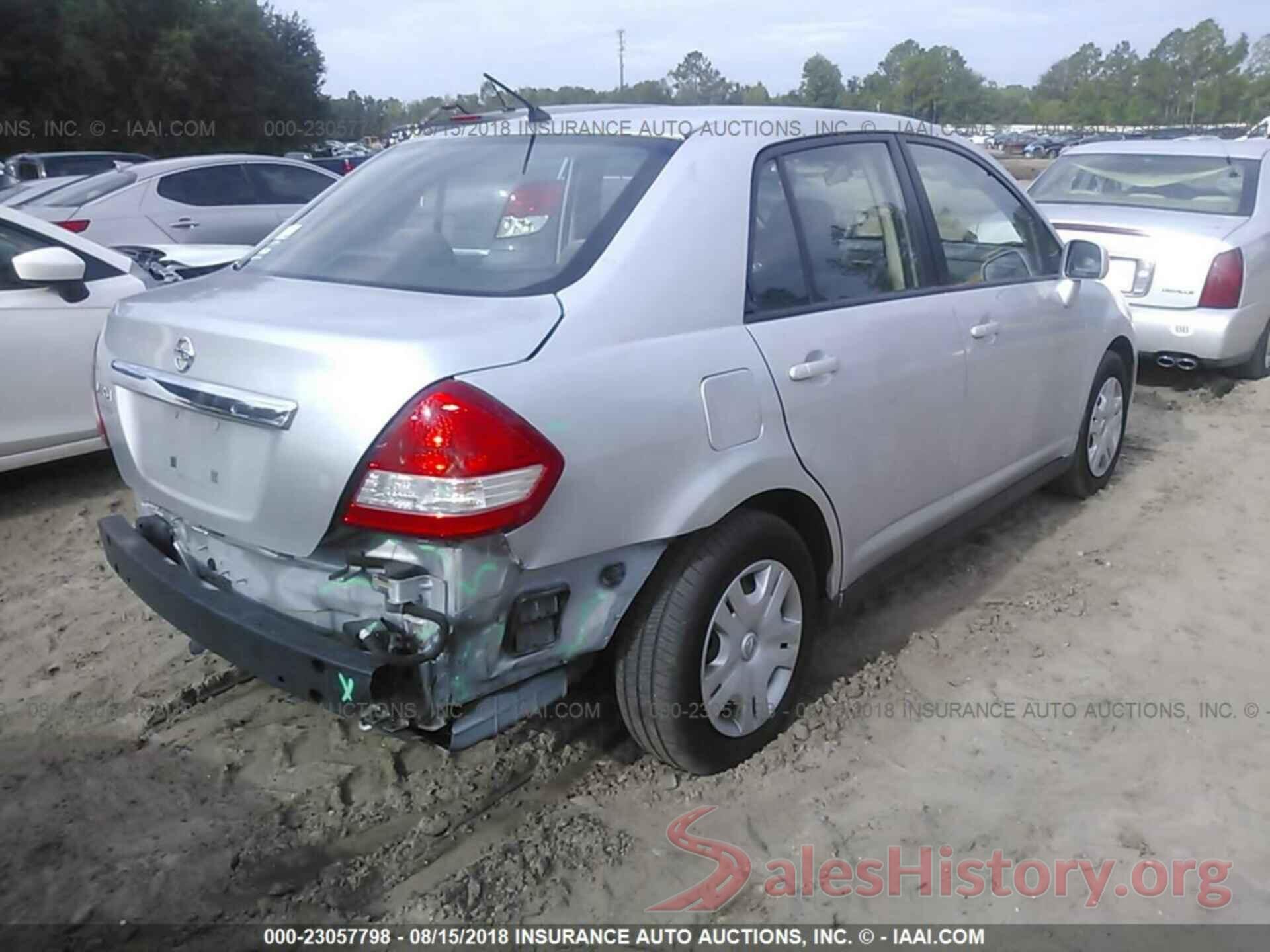 3N1BC1AP2BL452977 2011 Nissan Versa