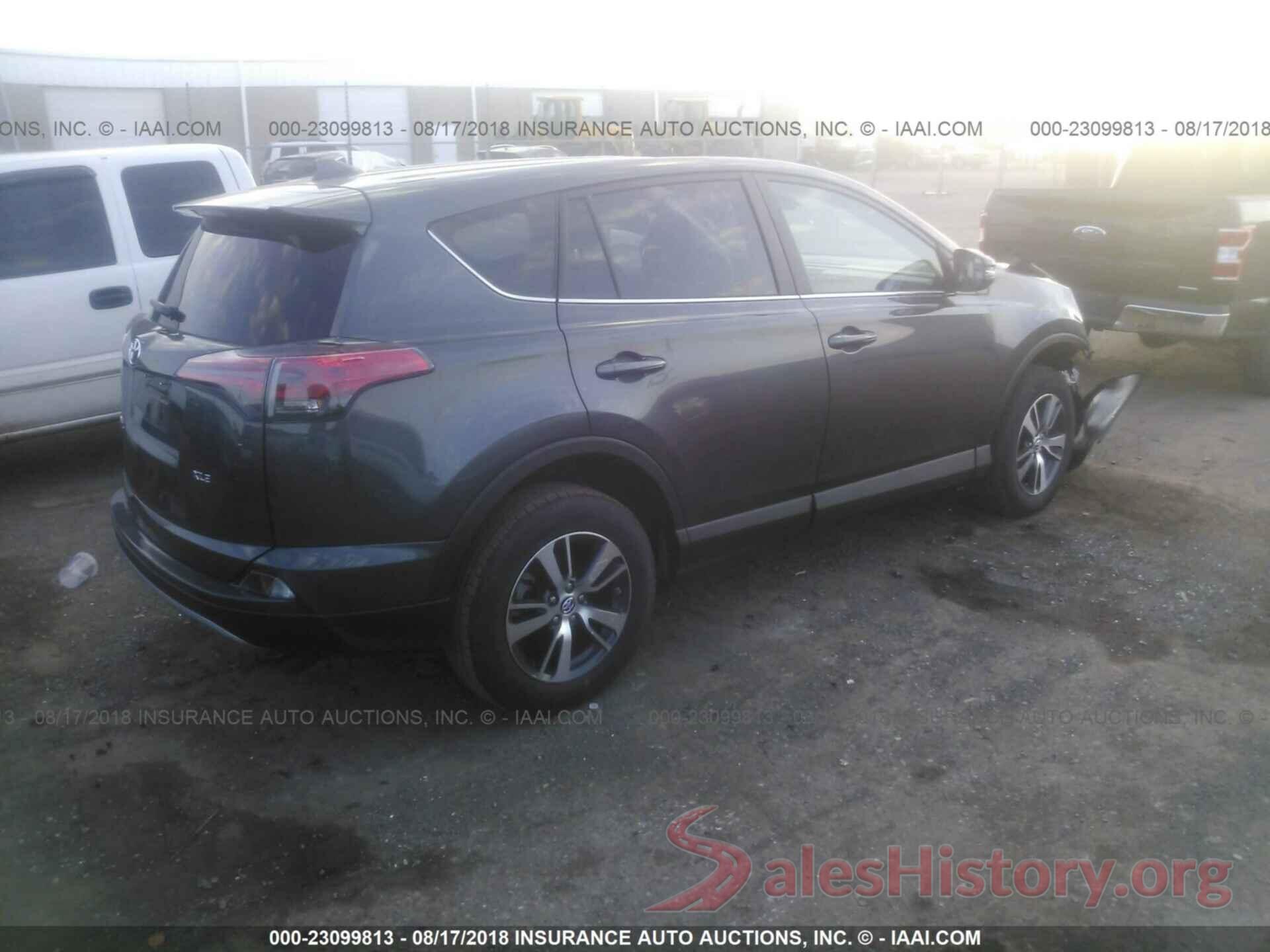 2T3WFREV1JW467992 2018 Toyota Rav4