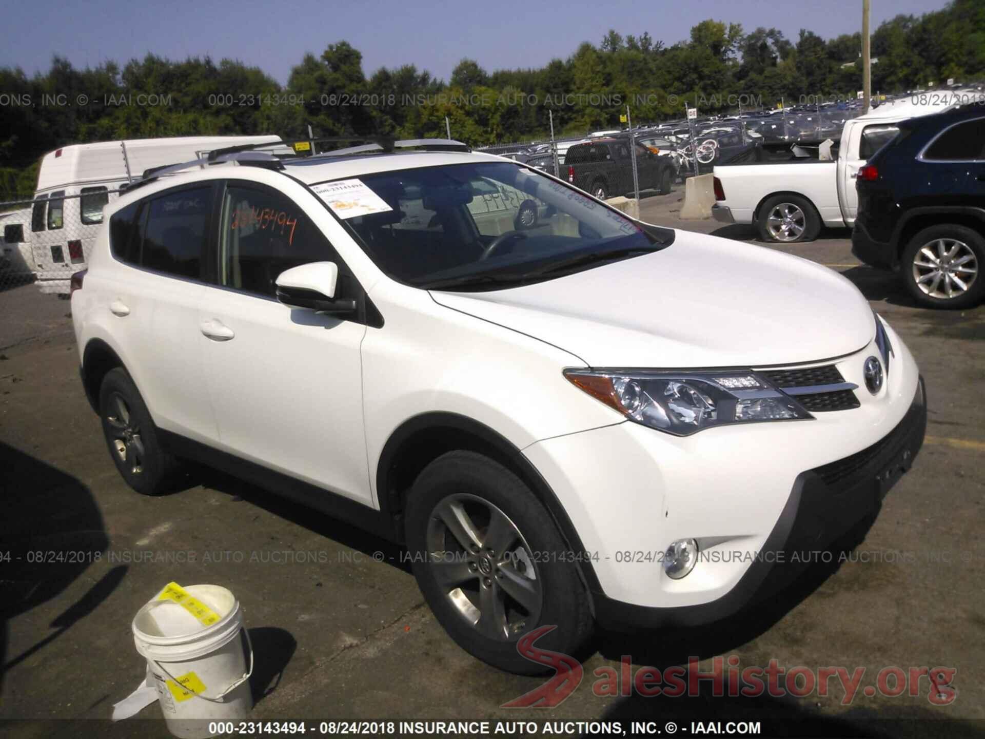 JTMRFREV5FJ021251 2015 Toyota Rav4