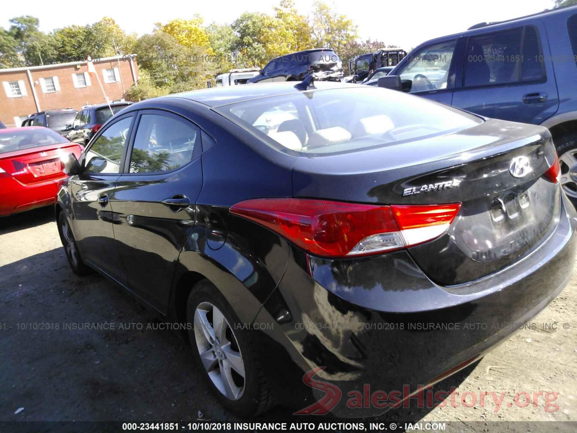 KMHDH4AE5DU589049 2013 Hyundai Elantra