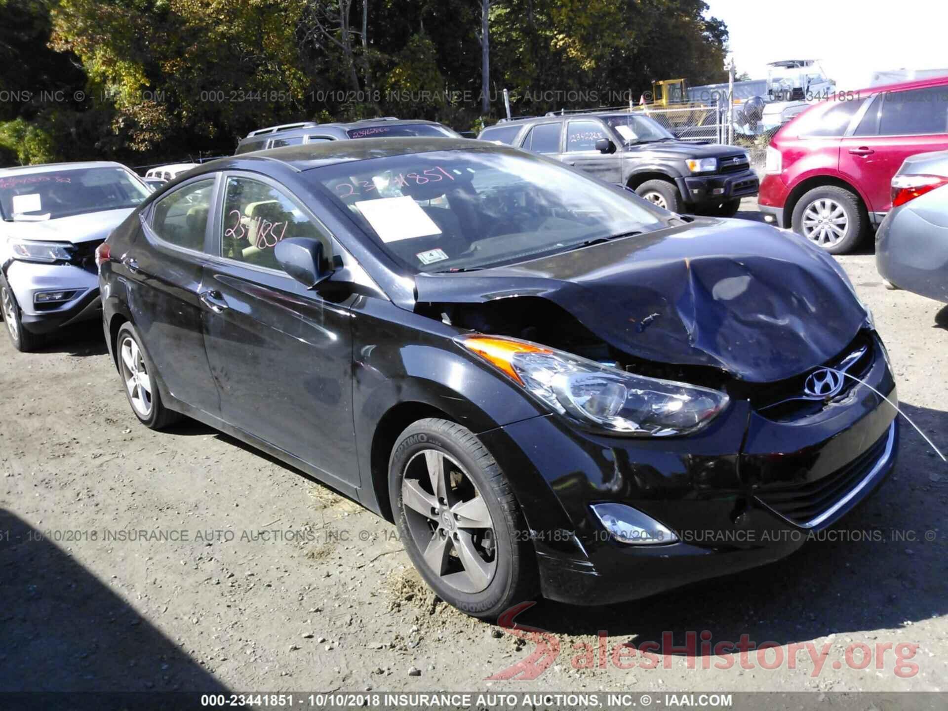 KMHDH4AE5DU589049 2013 Hyundai Elantra