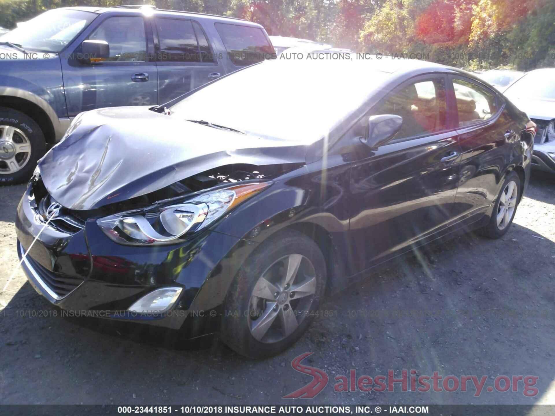 KMHDH4AE5DU589049 2013 Hyundai Elantra