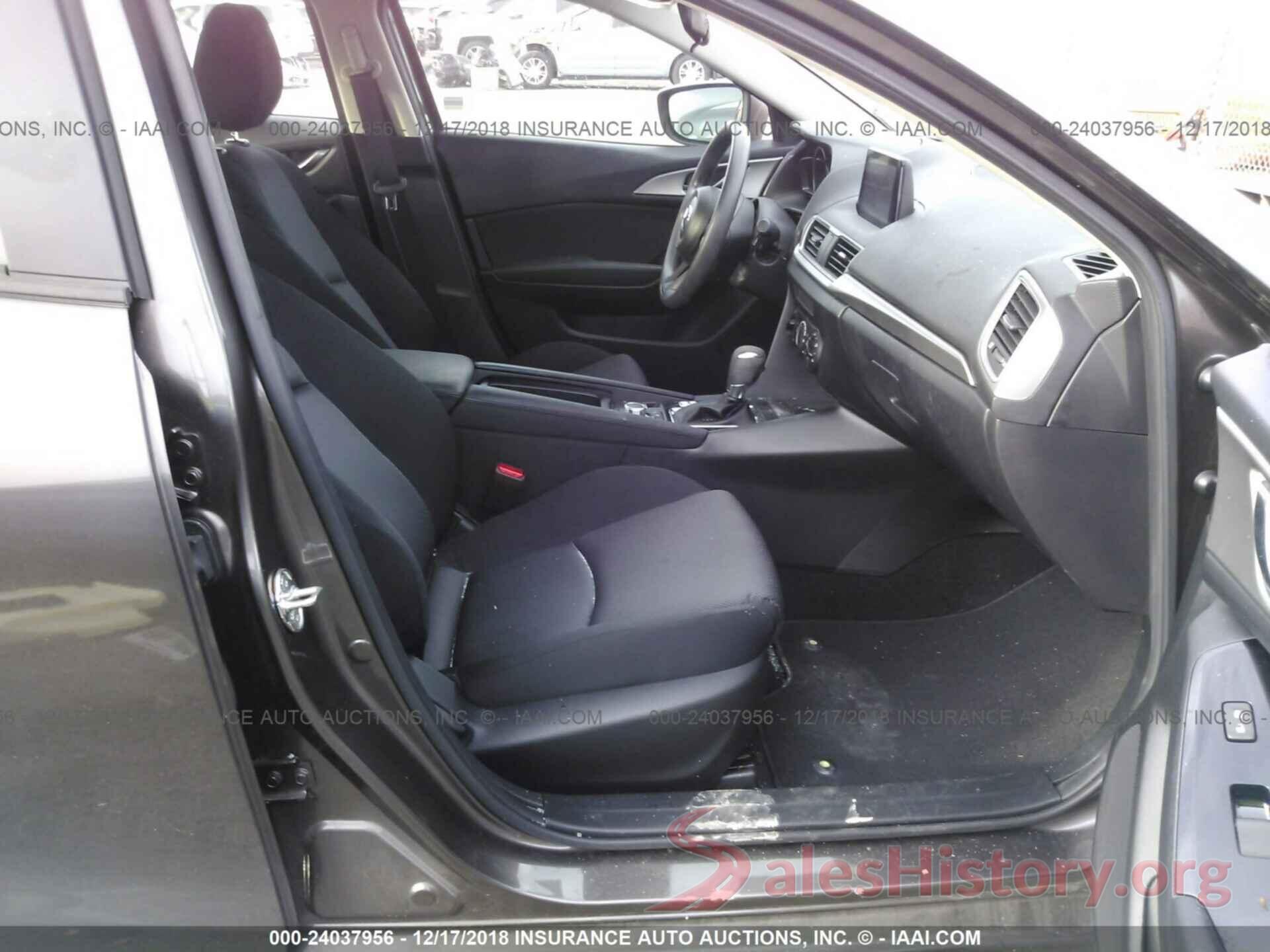 3MZBN1U75JM161124 2018 MAZDA 3