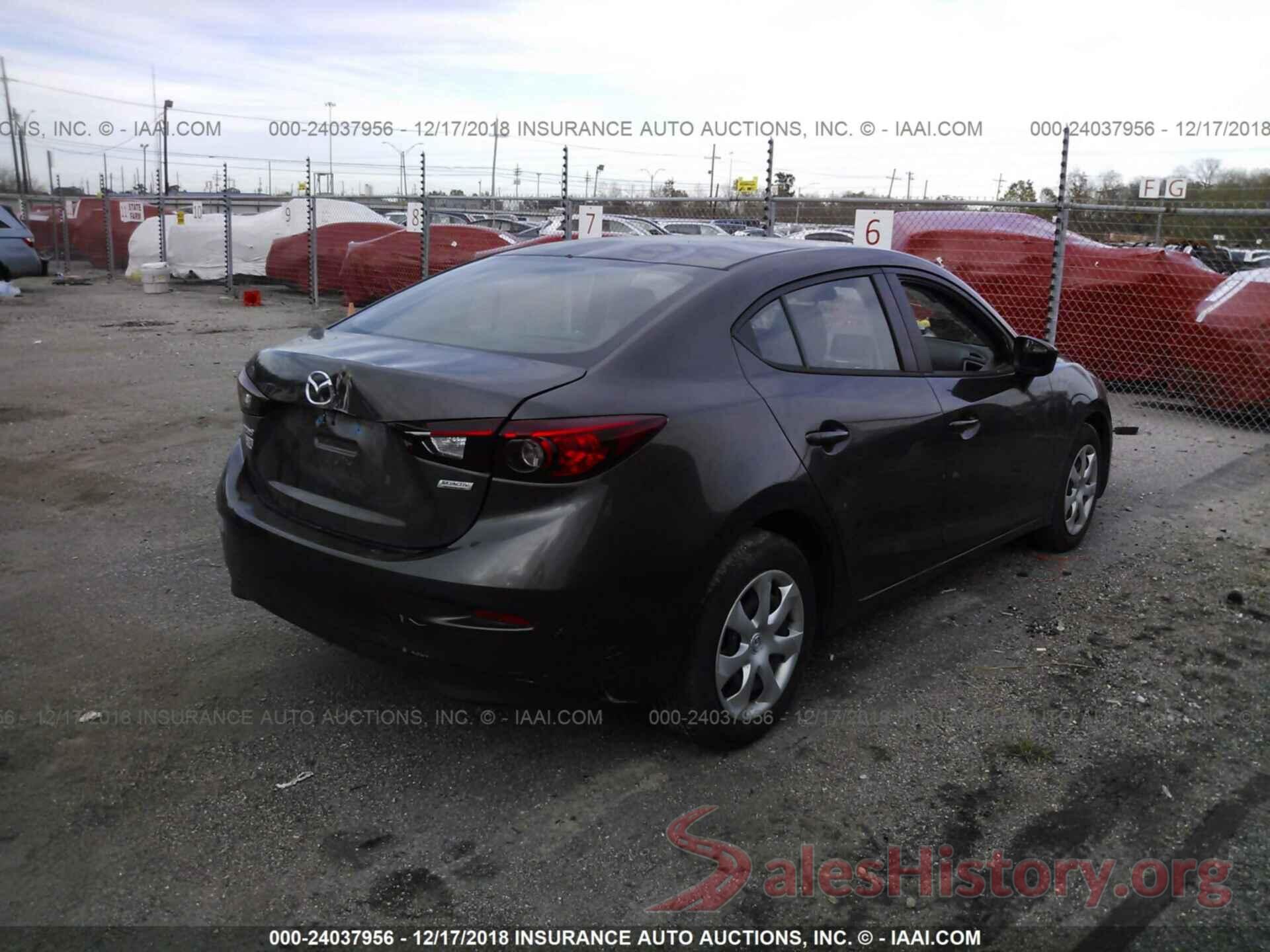 3MZBN1U75JM161124 2018 MAZDA 3