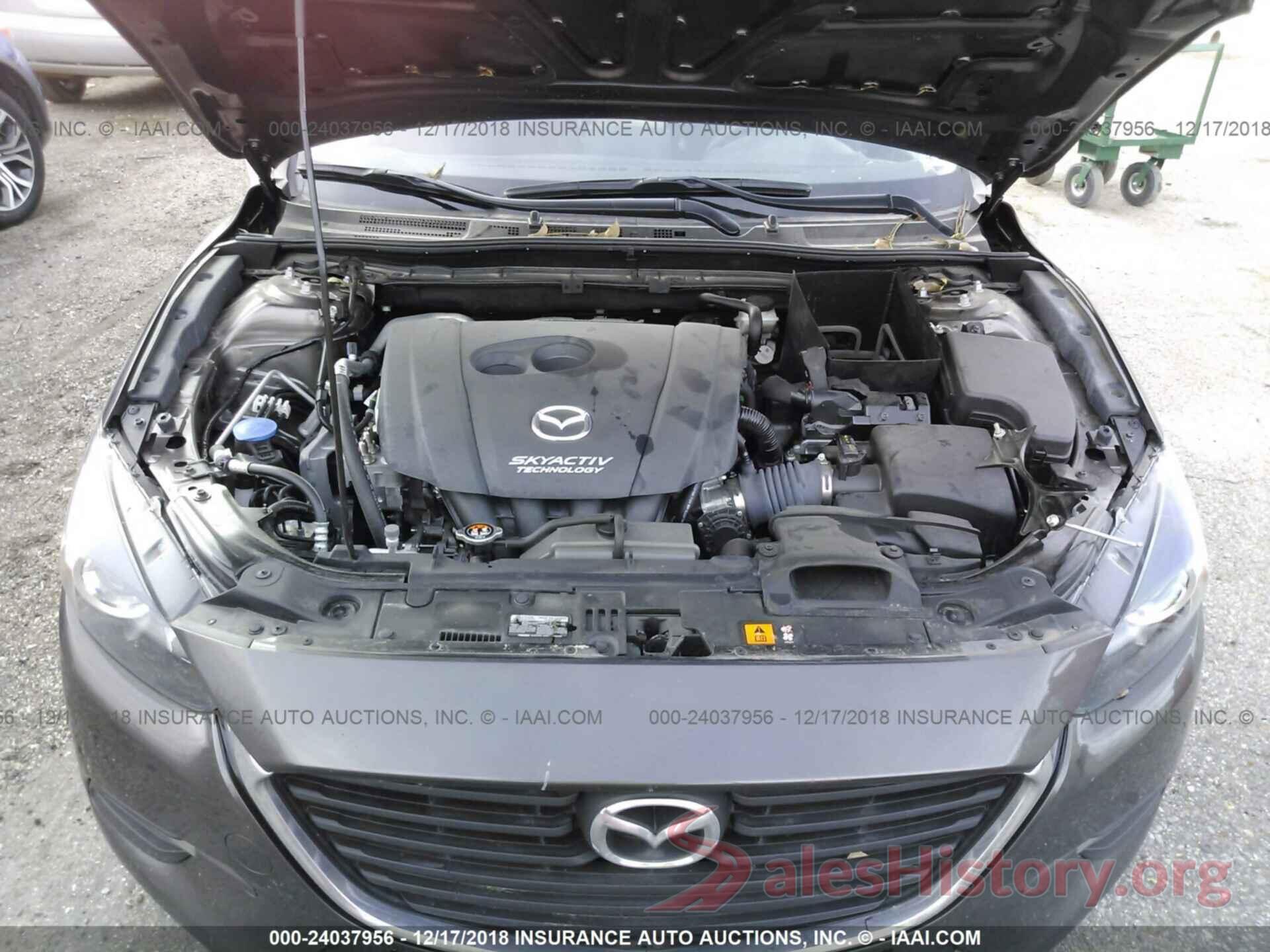 3MZBN1U75JM161124 2018 MAZDA 3