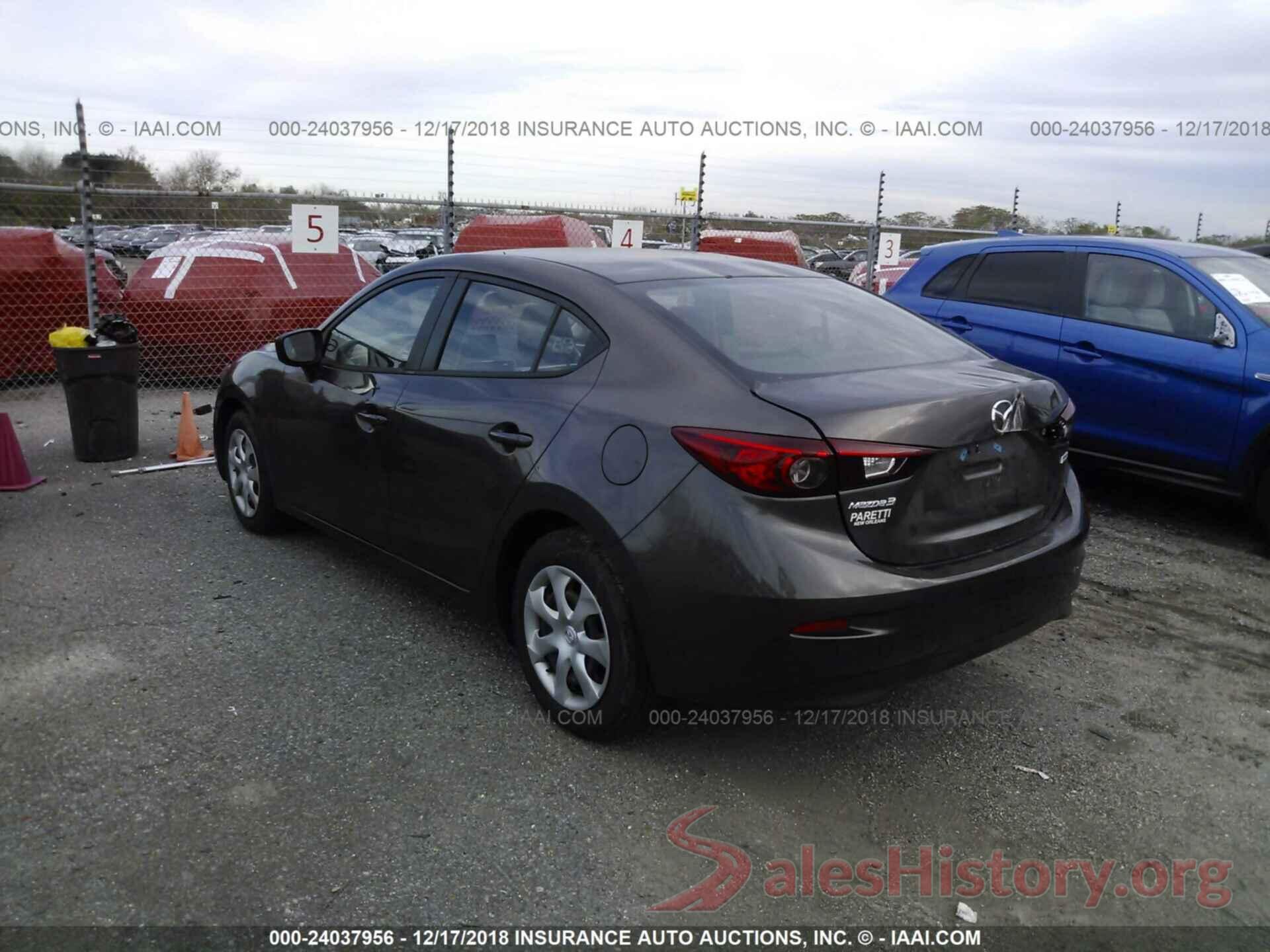 3MZBN1U75JM161124 2018 MAZDA 3