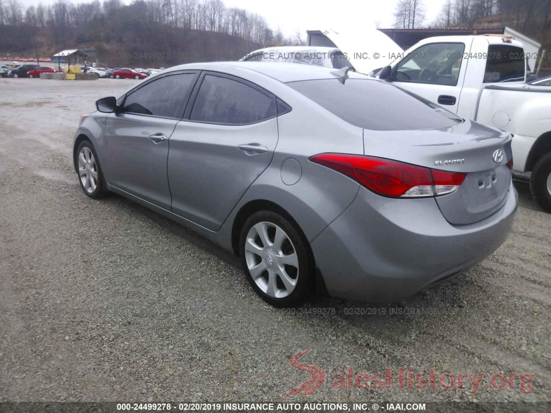 KMHDH4AE3DU774832 2013 HYUNDAI ELANTRA