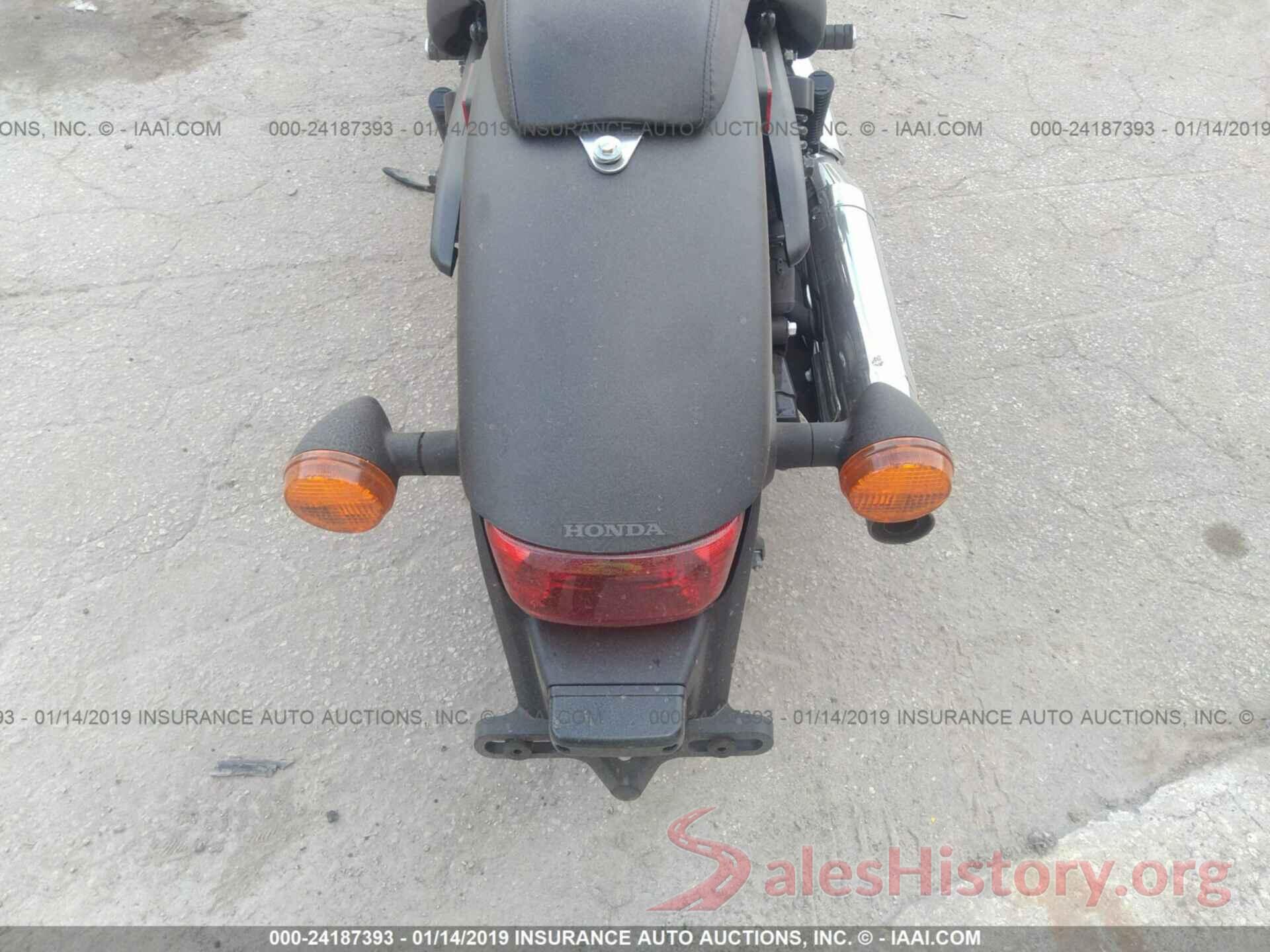 JH2RC5372HK700212 2017 HONDA VT750