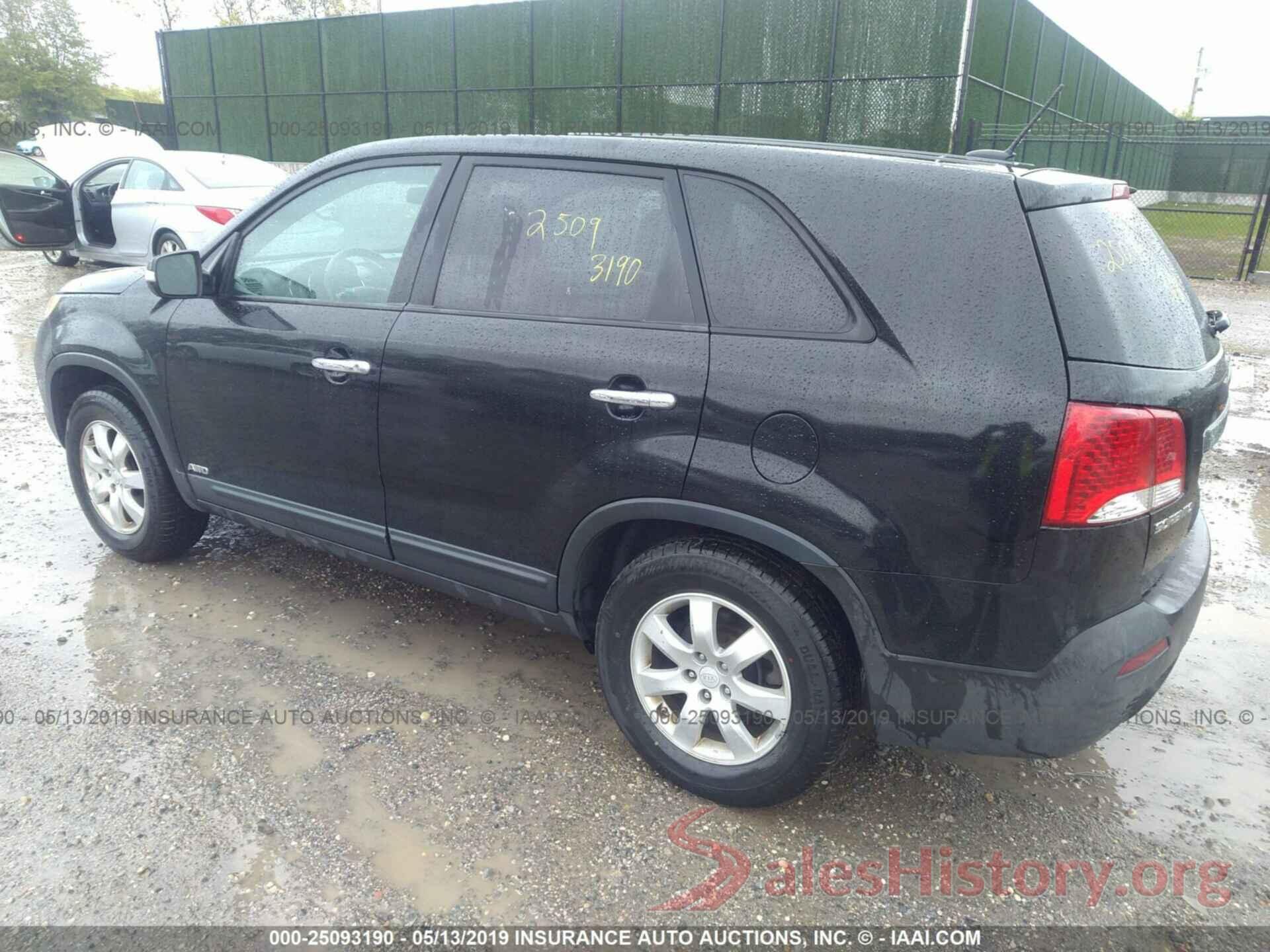 5XYKTCA17BG074313 2011 KIA SORENTO