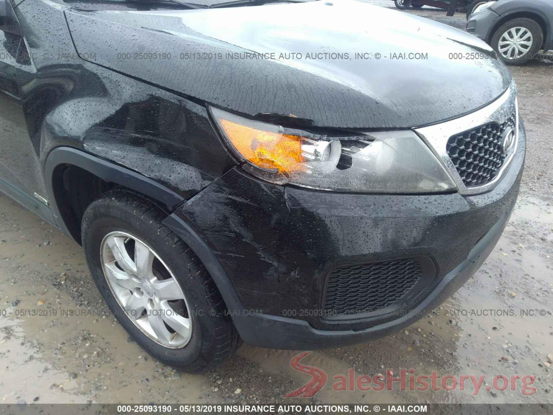 5XYKTCA17BG074313 2011 KIA SORENTO