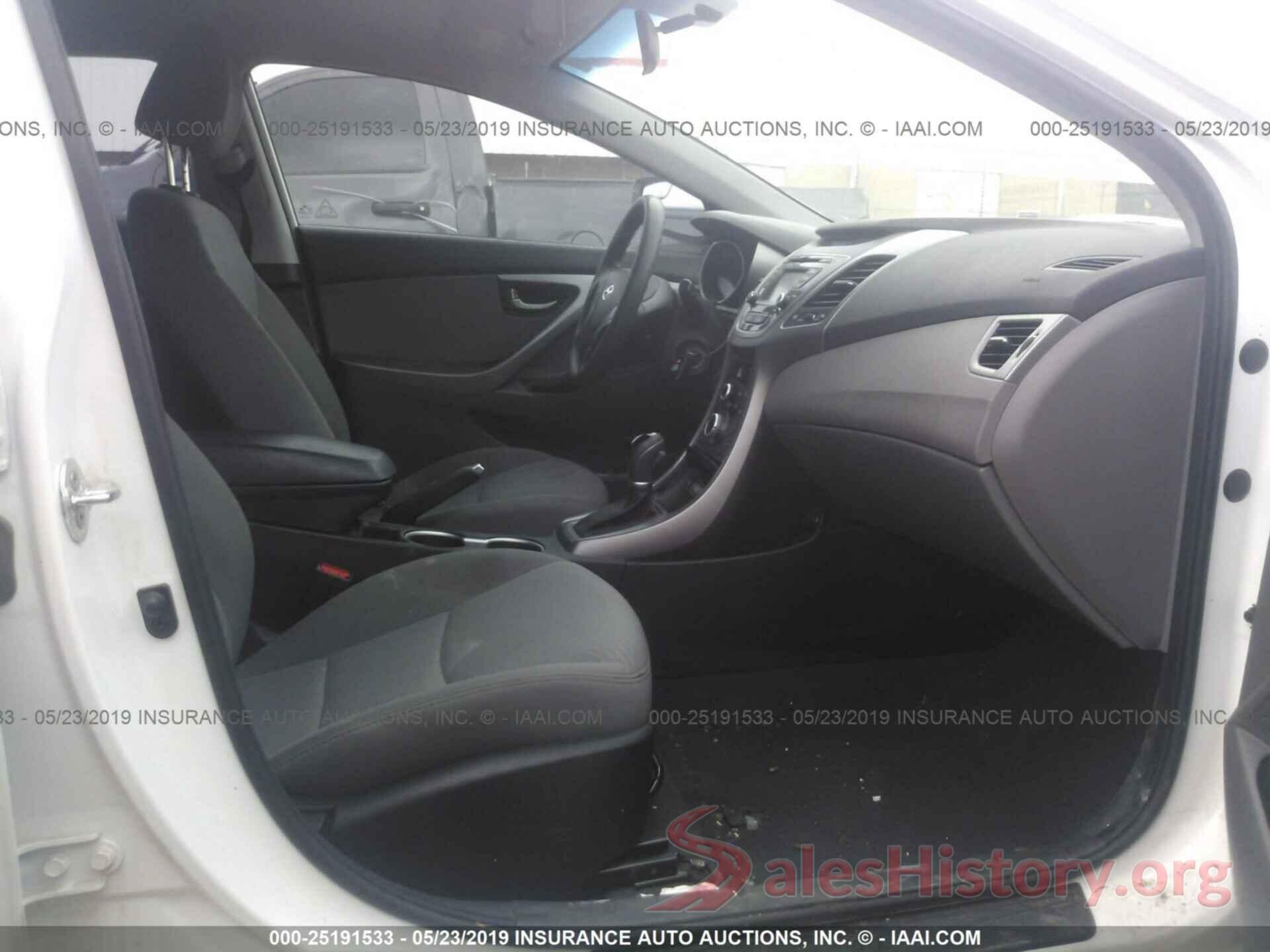 5NPDH4AE8GH693098 2016 HYUNDAI ELANTRA