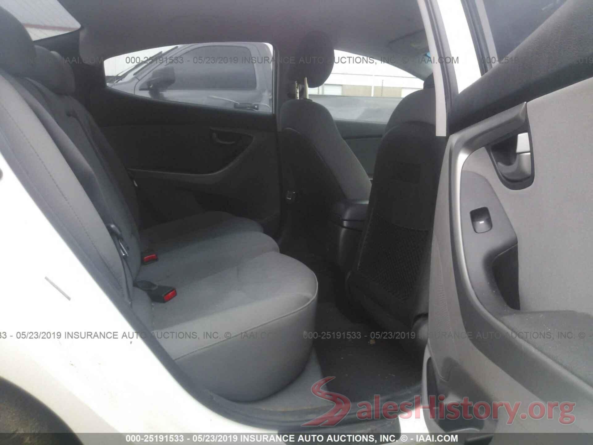 5NPDH4AE8GH693098 2016 HYUNDAI ELANTRA