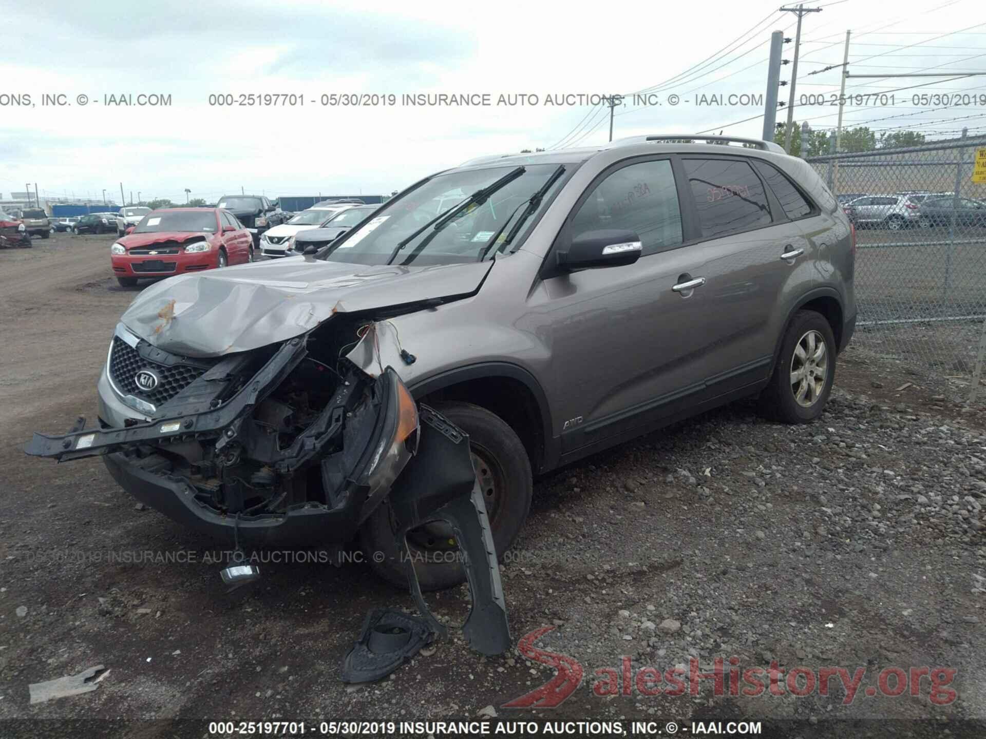 5XYKTCA17BG055177 2011 KIA SORENTO