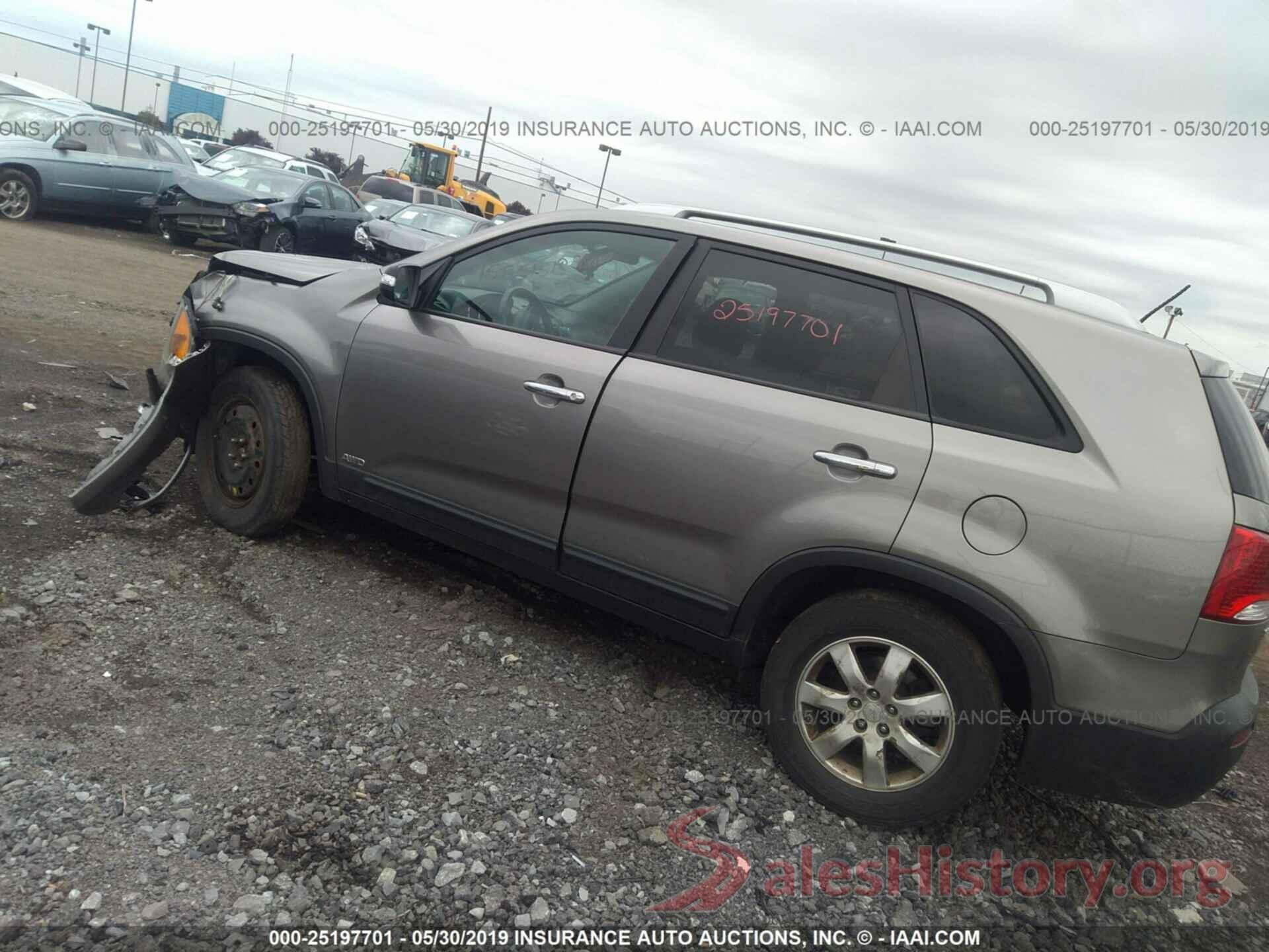 5XYKTCA17BG055177 2011 KIA SORENTO