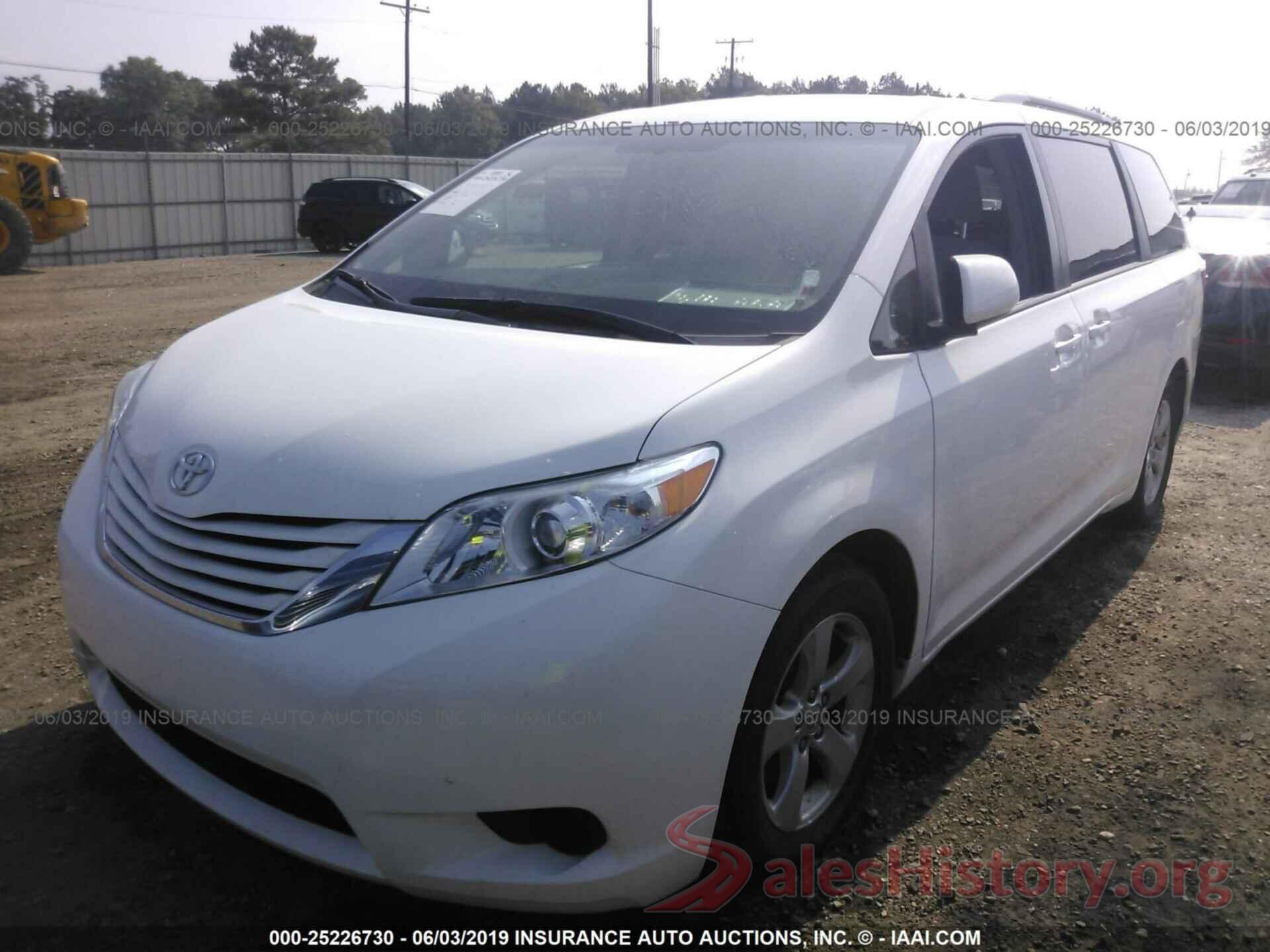 5TDKZ3DCXHS813858 2017 TOYOTA SIENNA