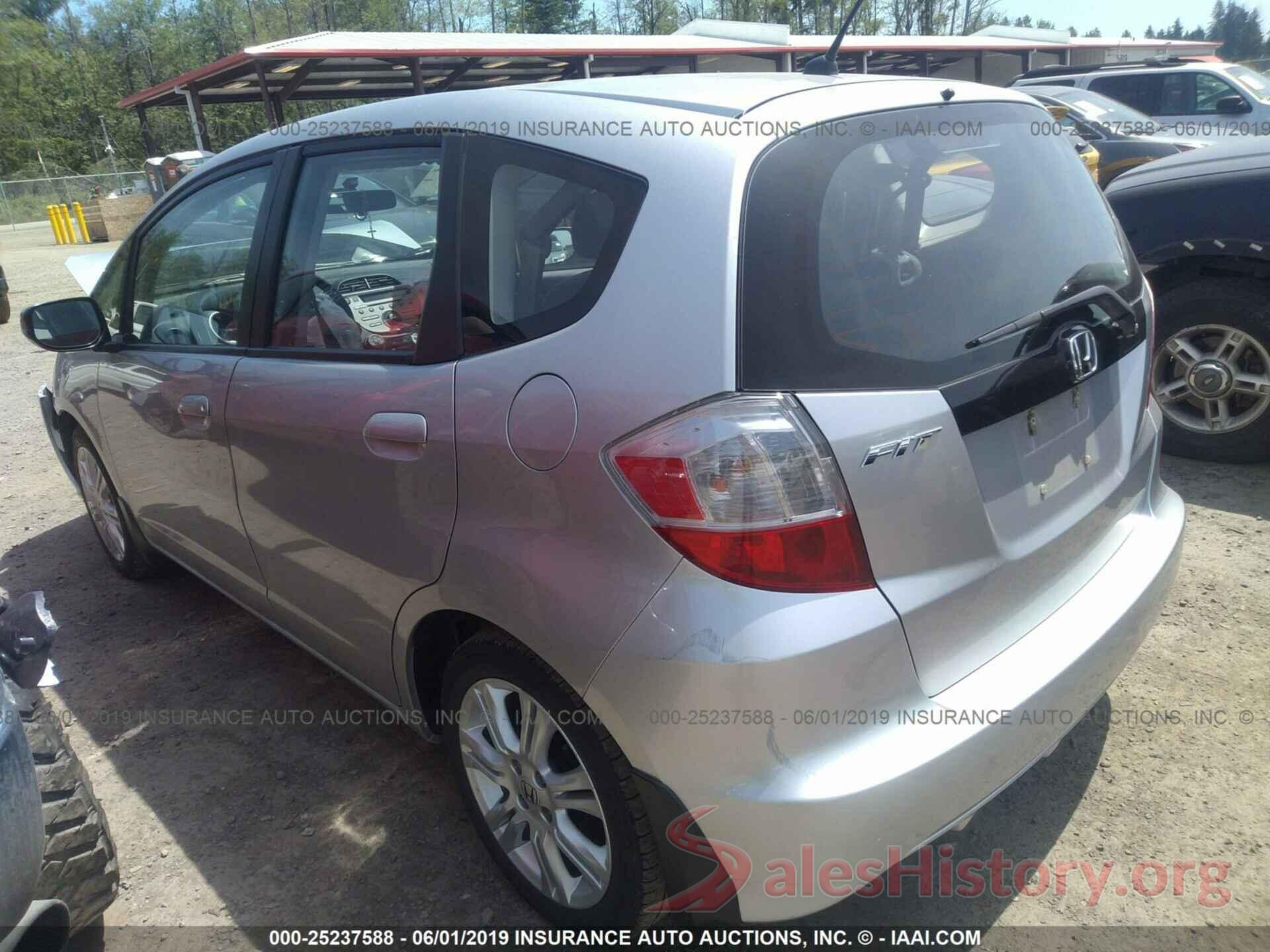 JHMGE8H37DC068084 2013 HONDA FIT