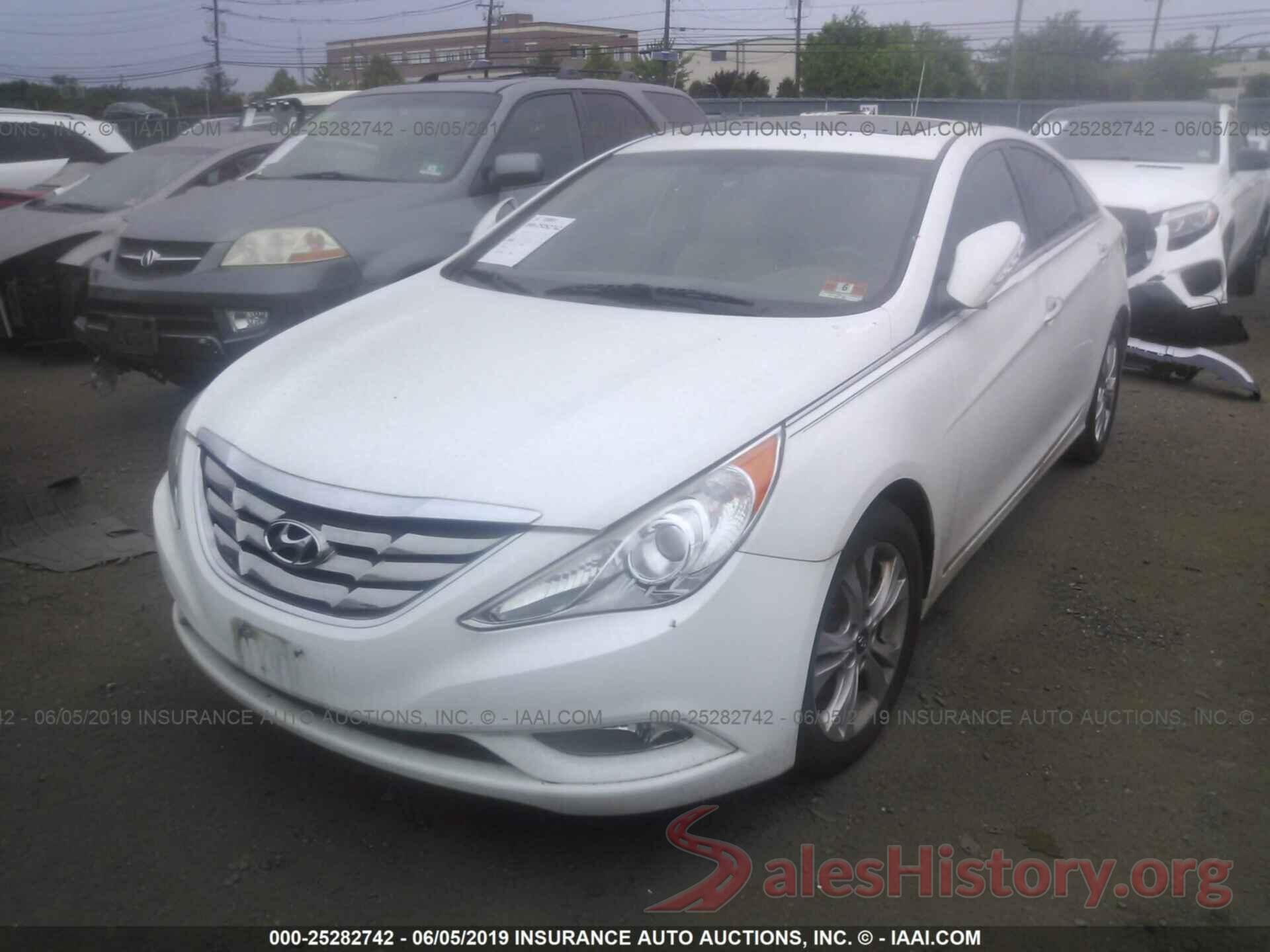 5NPEC4AC2BH307513 2011 HYUNDAI SONATA