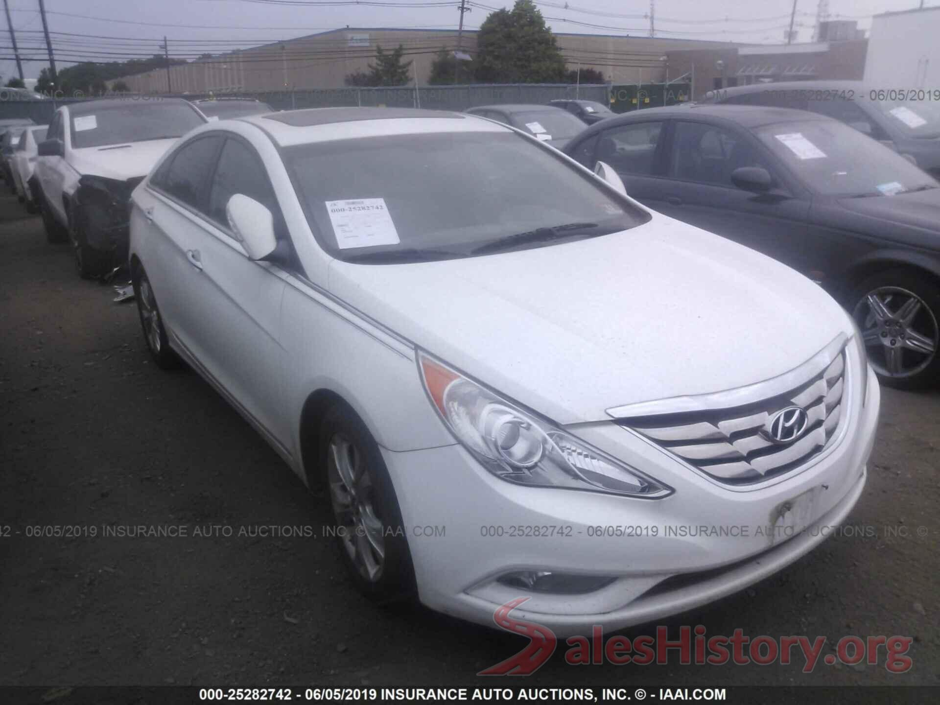 5NPEC4AC2BH307513 2011 HYUNDAI SONATA