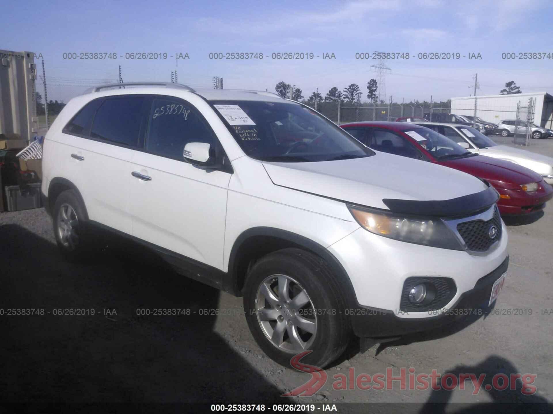 5XYKT3A17BG108704 2011 KIA SORENTO