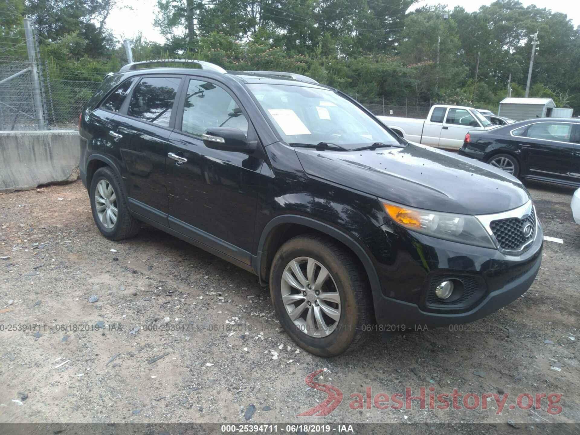 5XYKU4A22BG039643 2011 KIA SORENTO