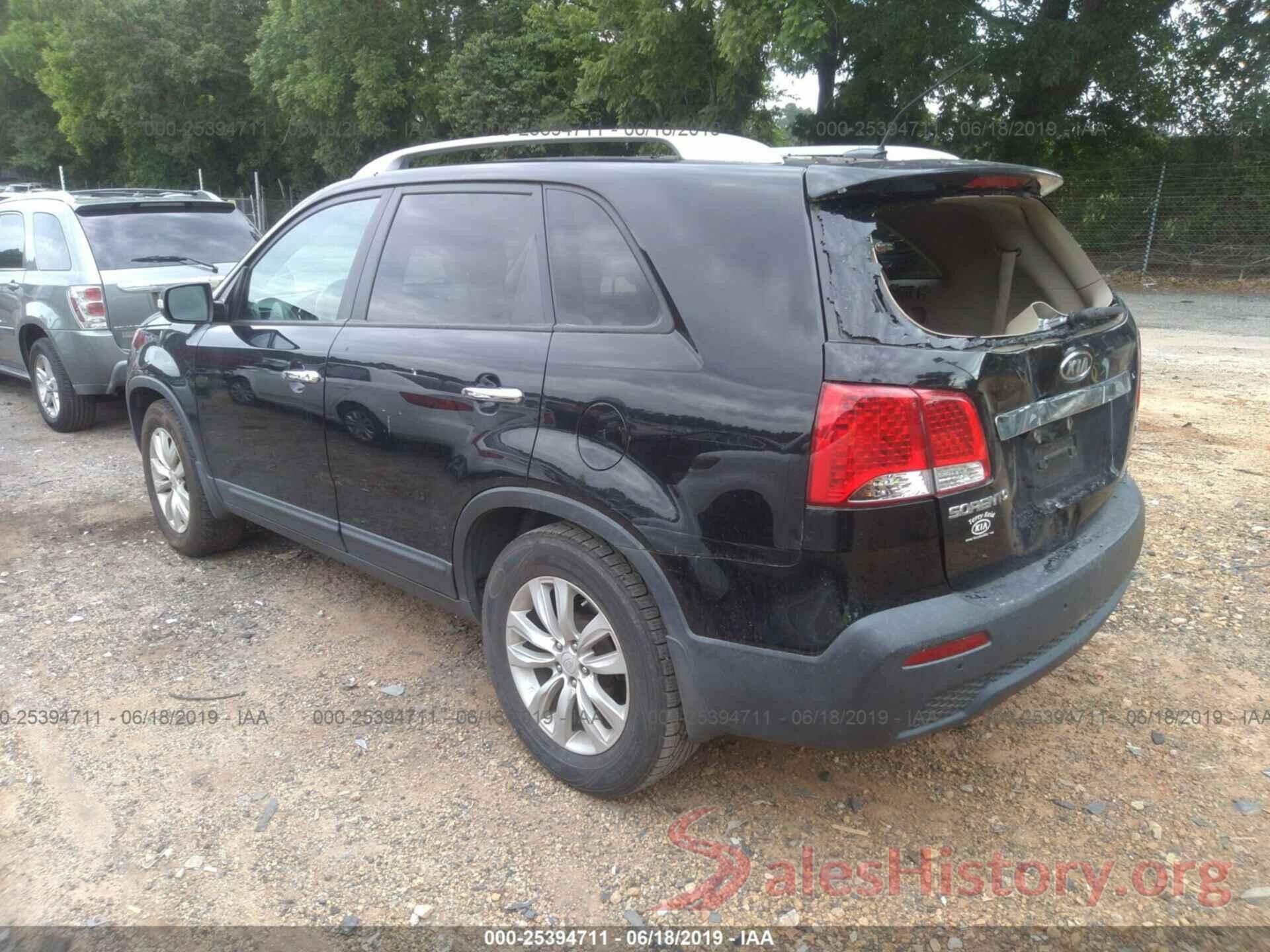 5XYKU4A22BG039643 2011 KIA SORENTO