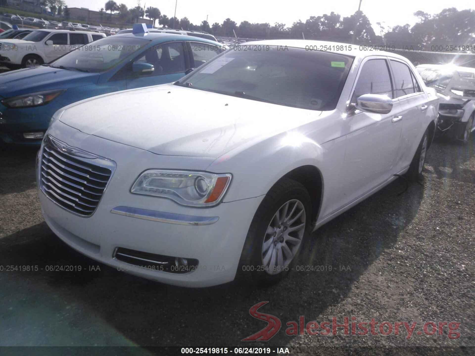 2C3CA5CG8BH579905 2011 CHRYSLER 300