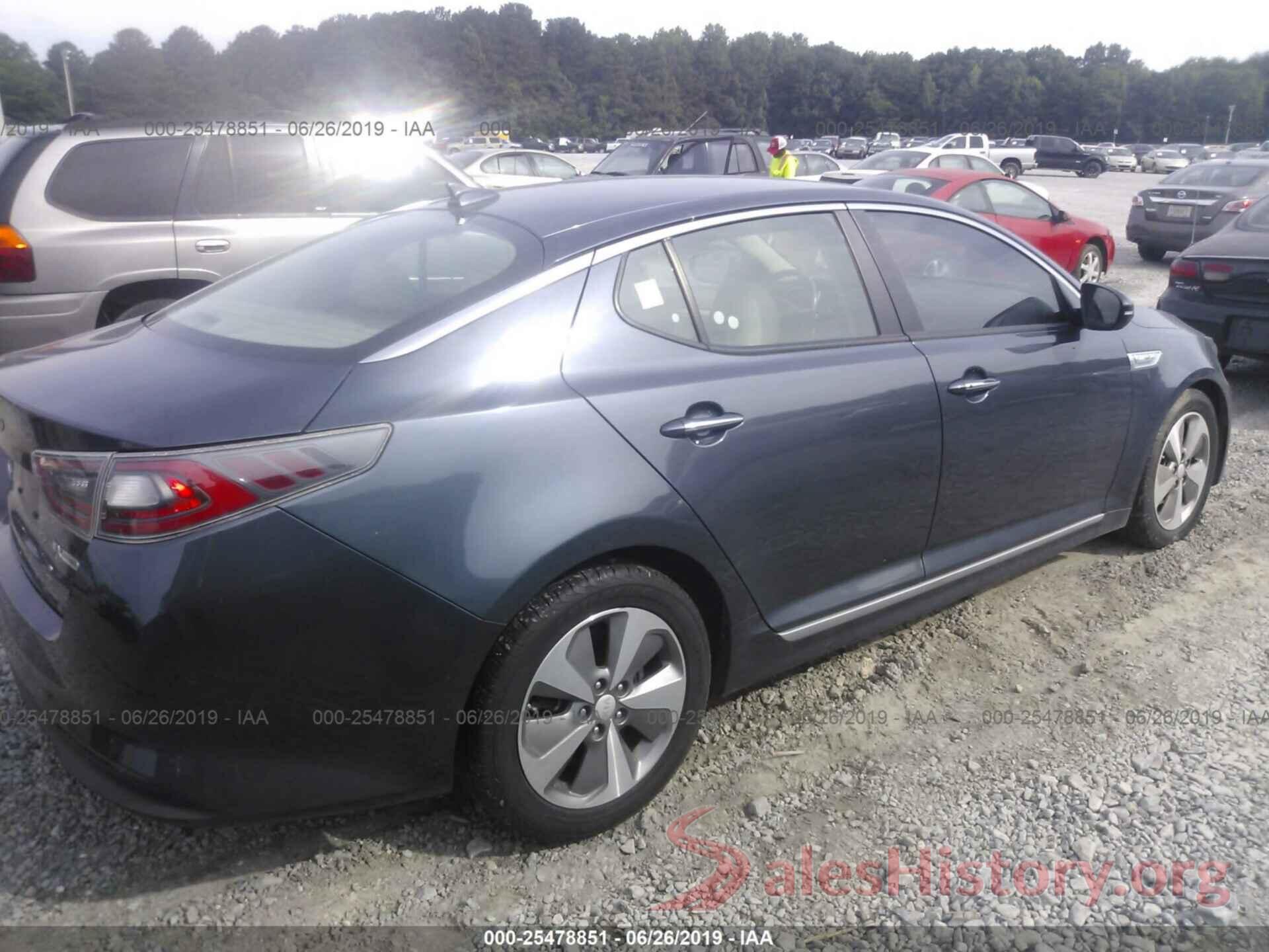 KNAGN4AD4E5076546 2014 KIA OPTIMA