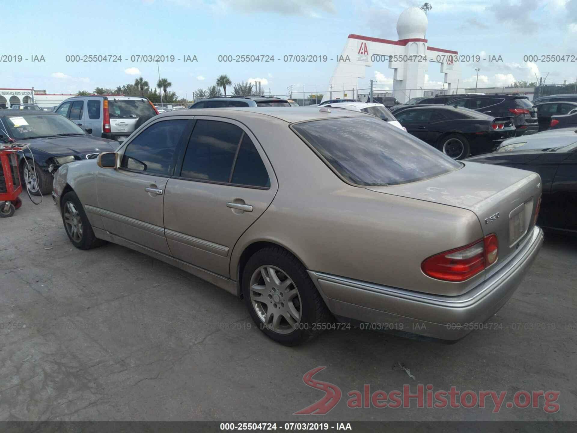 WDBJF82J81X047520 2001 MERCEDES-BENZ E