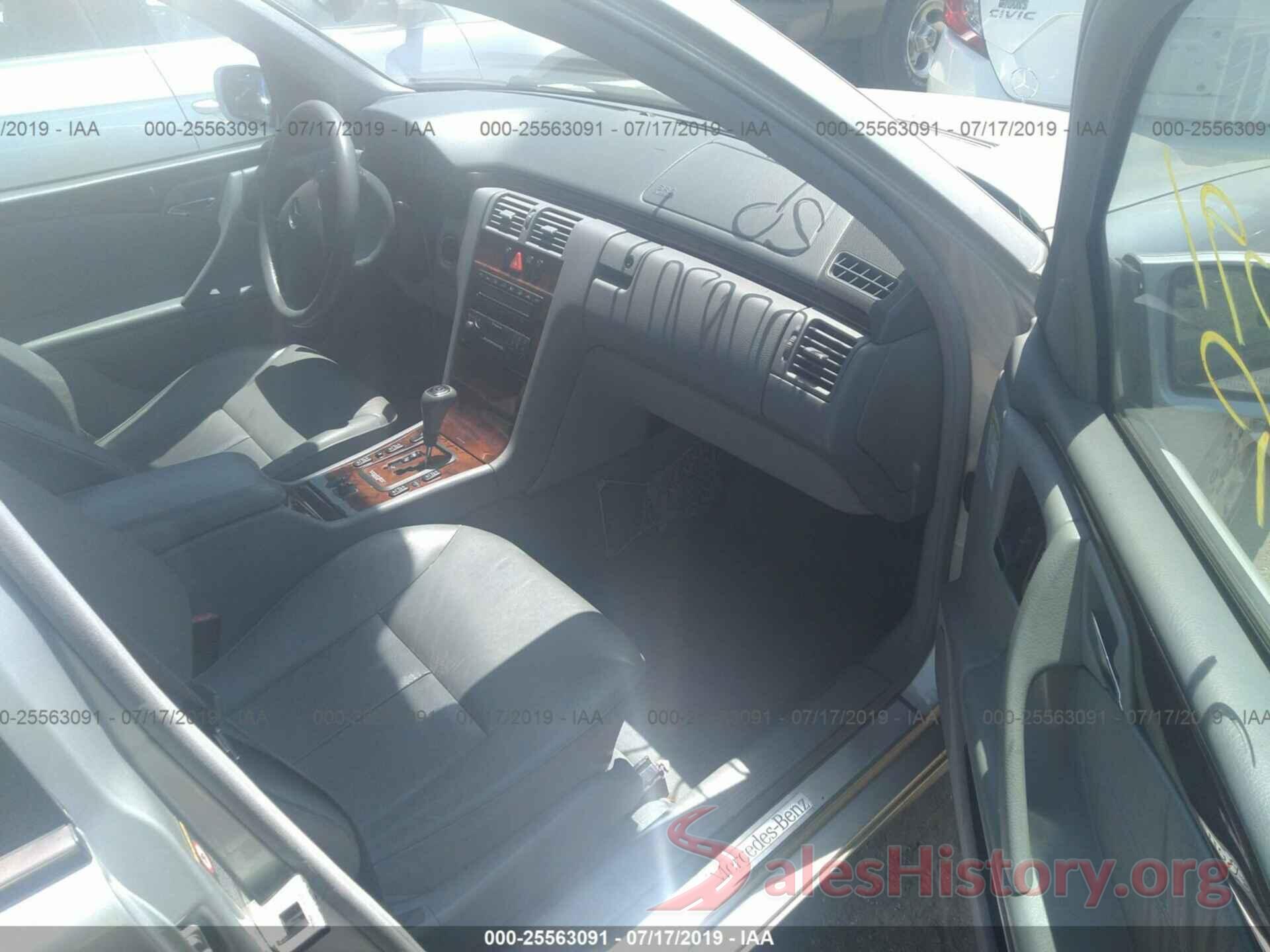 WDBJF65J4YB057789 2000 MERCEDES-BENZ E