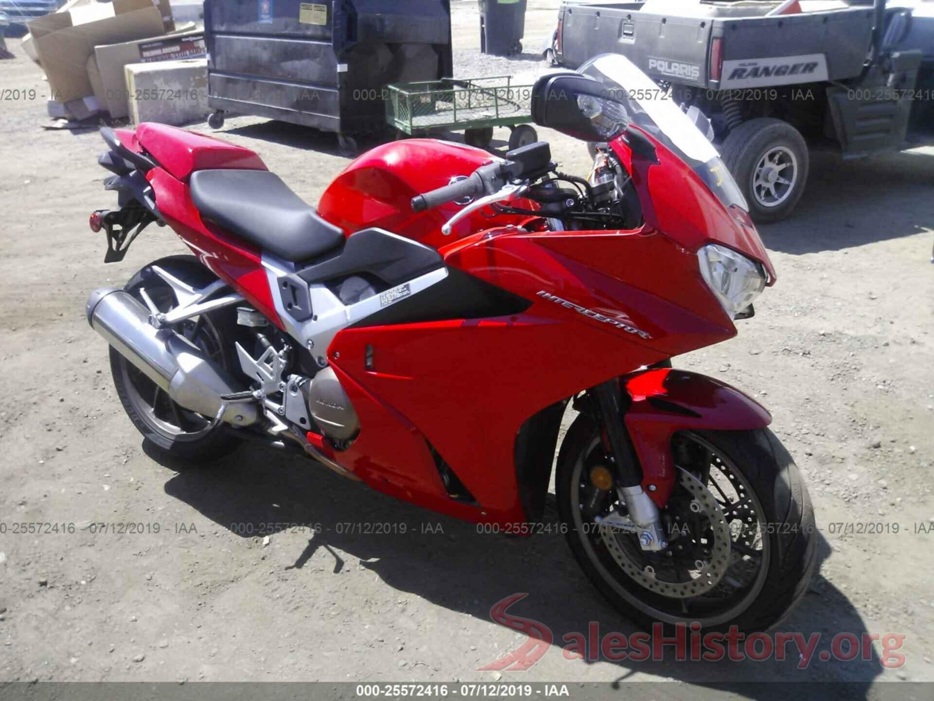 JH2RC7950FK100366 2015 HONDA VFR800