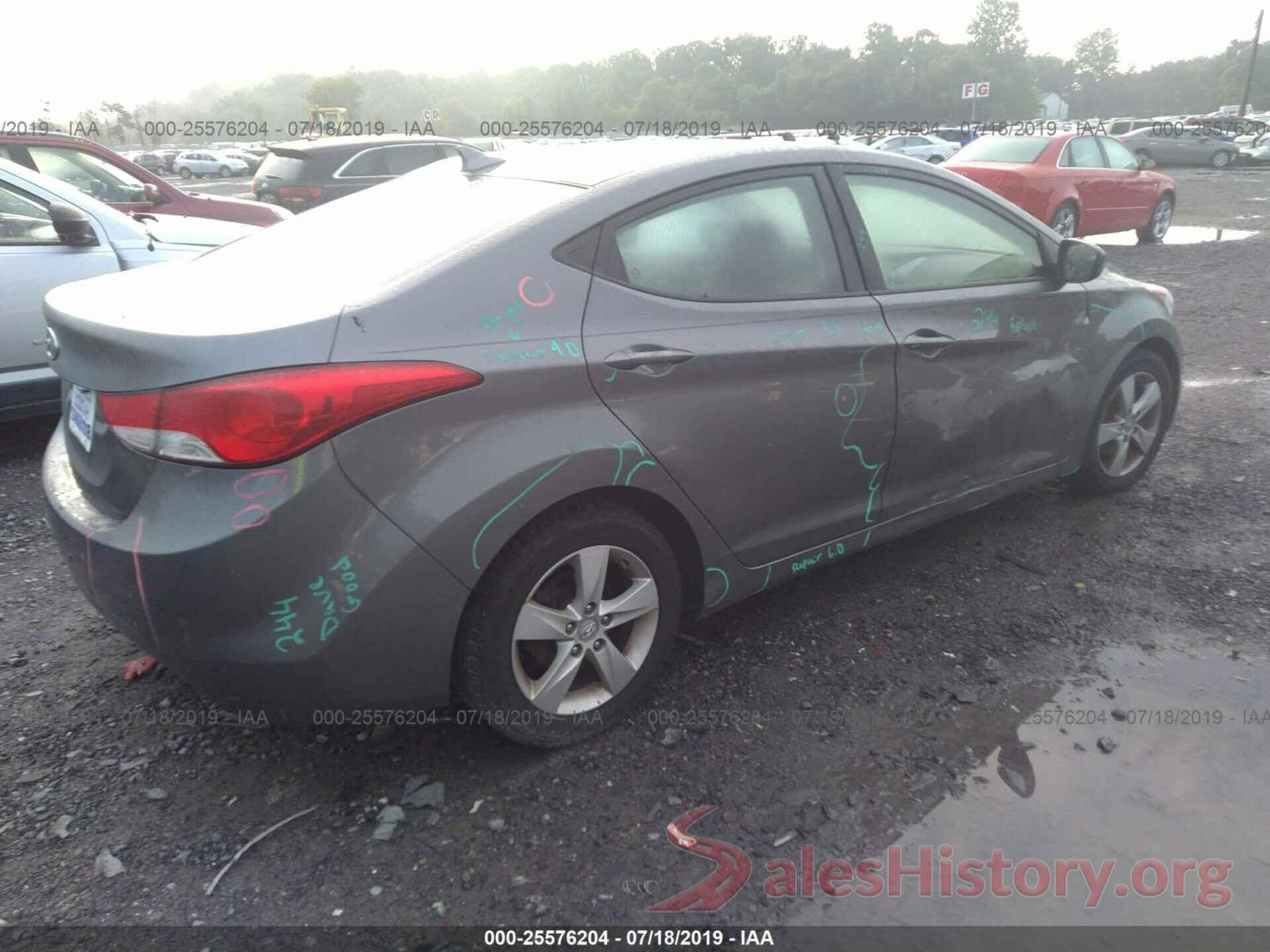 5NPDH4AE3DH231270 2013 HYUNDAI ELANTRA