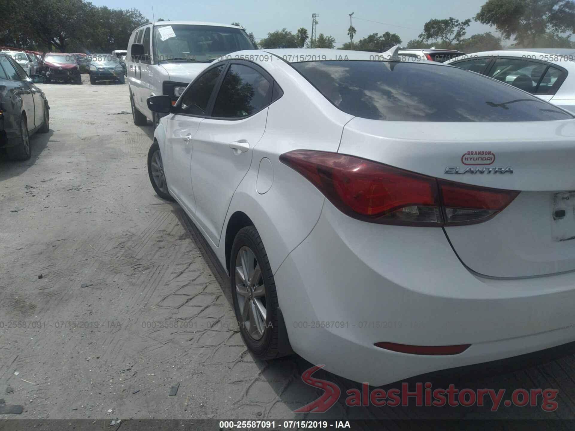 5NPDH4AE7FH637247 2015 HYUNDAI ELANTRA