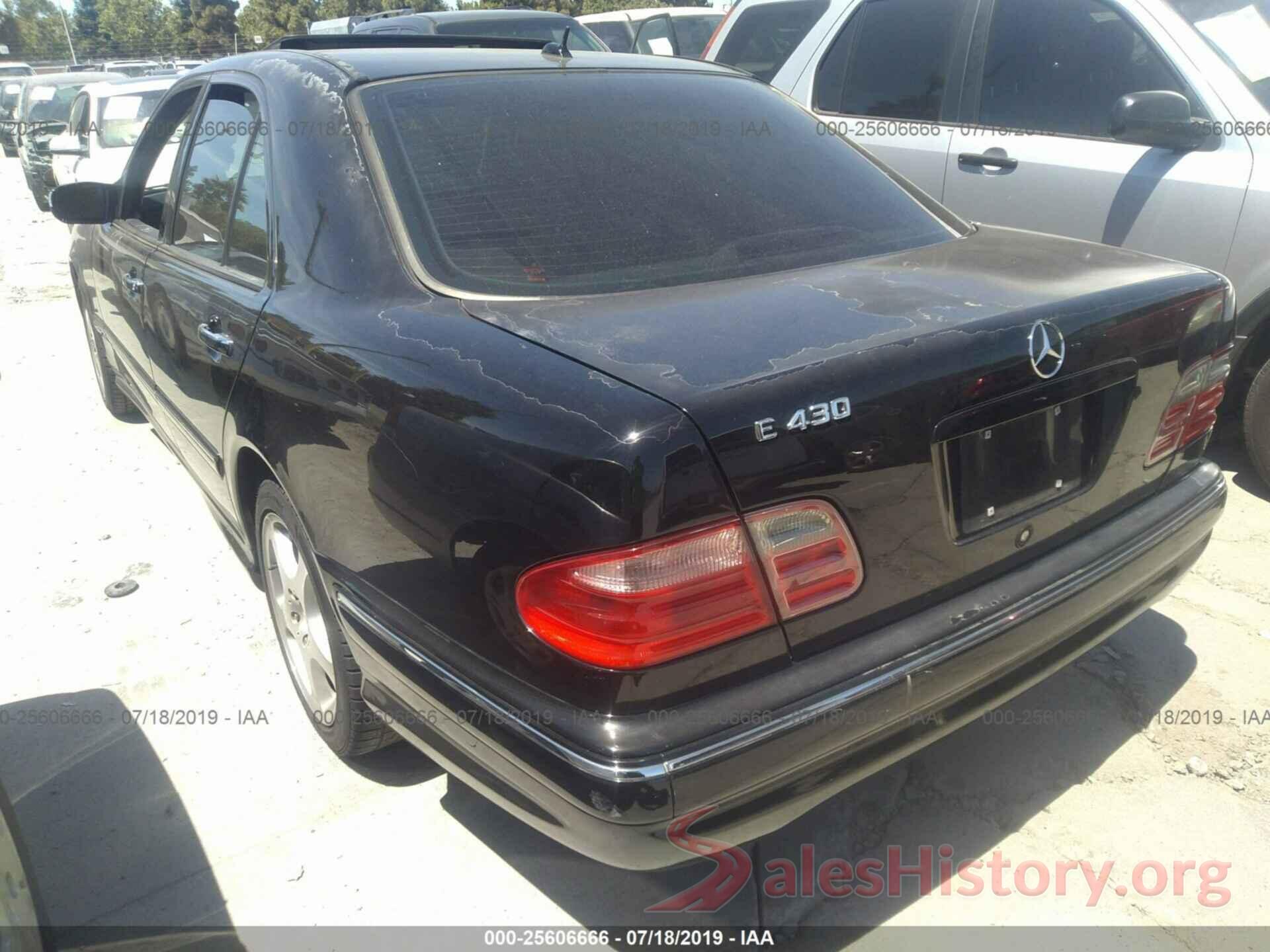 WDBJF70J61B213267 2001 MERCEDES-BENZ E