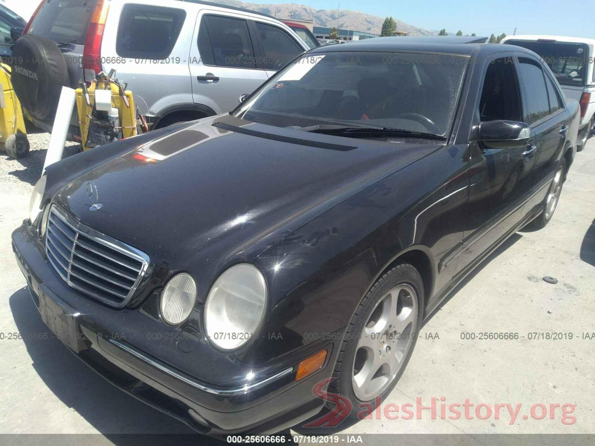 WDBJF70J61B213267 2001 MERCEDES-BENZ E