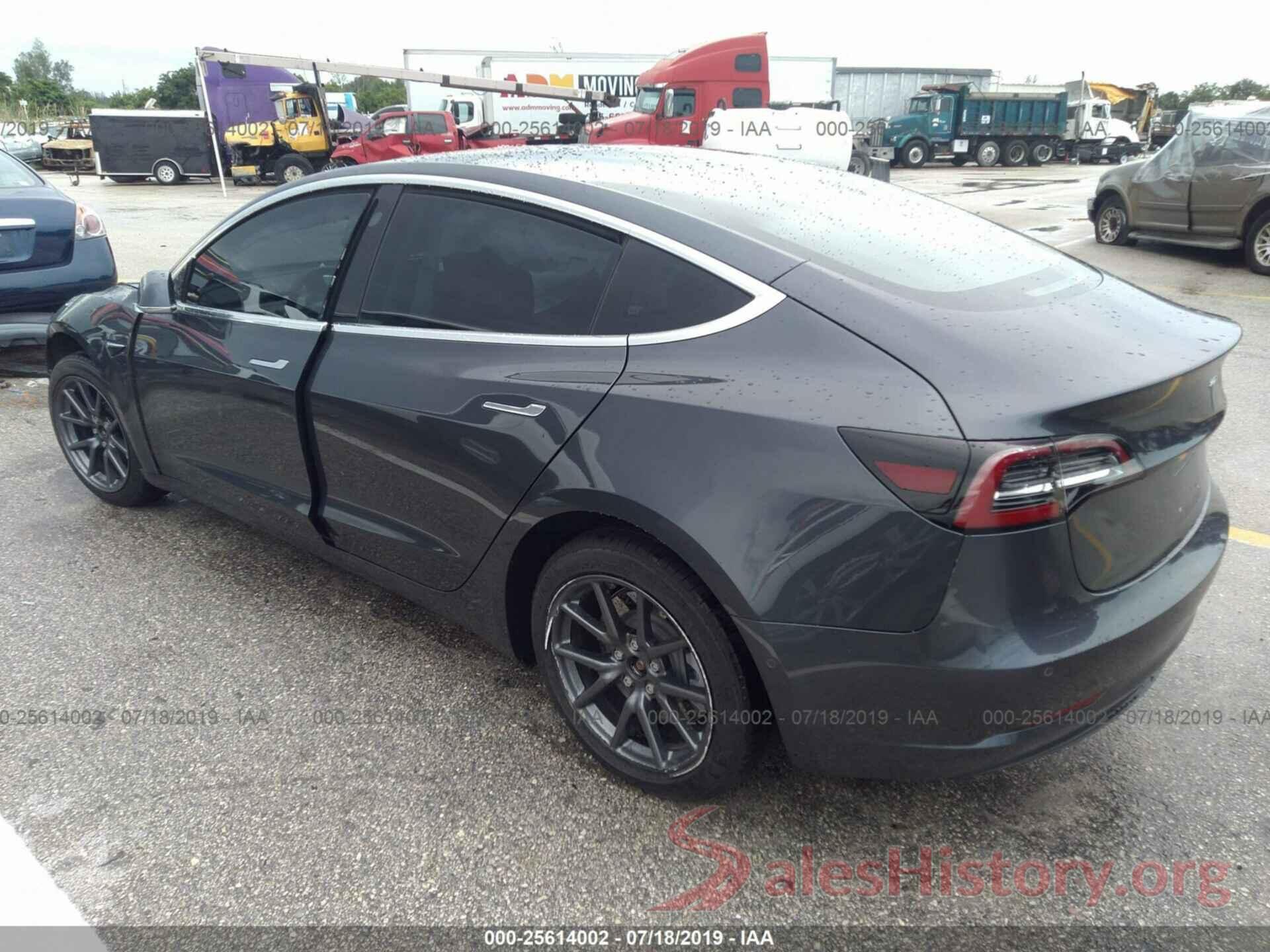 5YJ3E1EA5JF077598 2018 TESLA MODEL 3