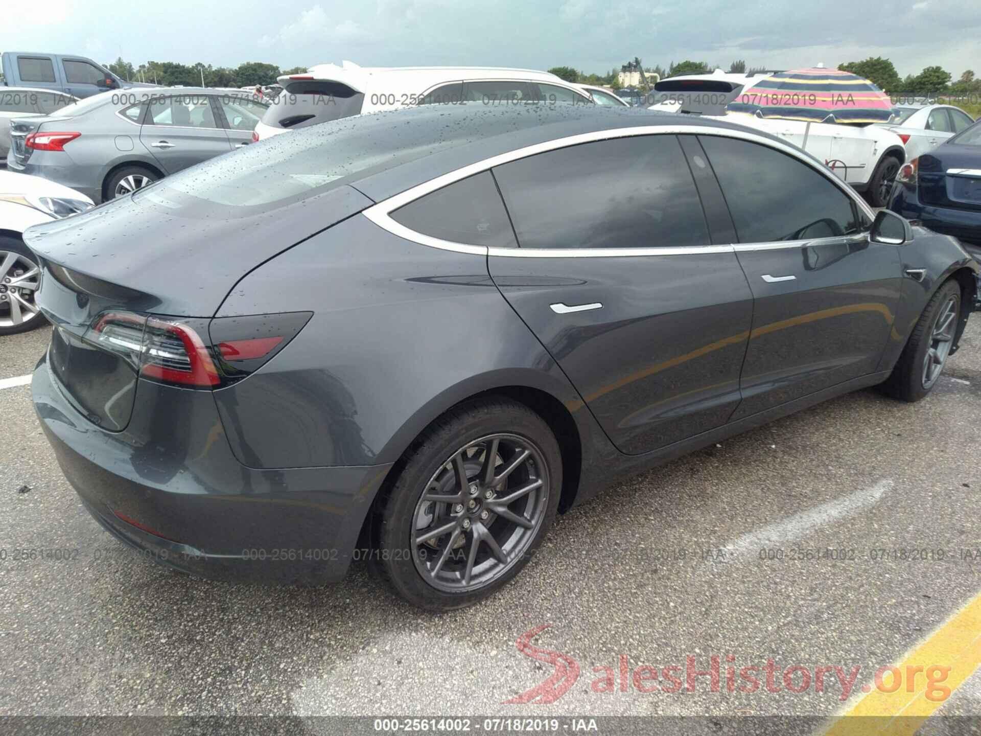 5YJ3E1EA5JF077598 2018 TESLA MODEL 3