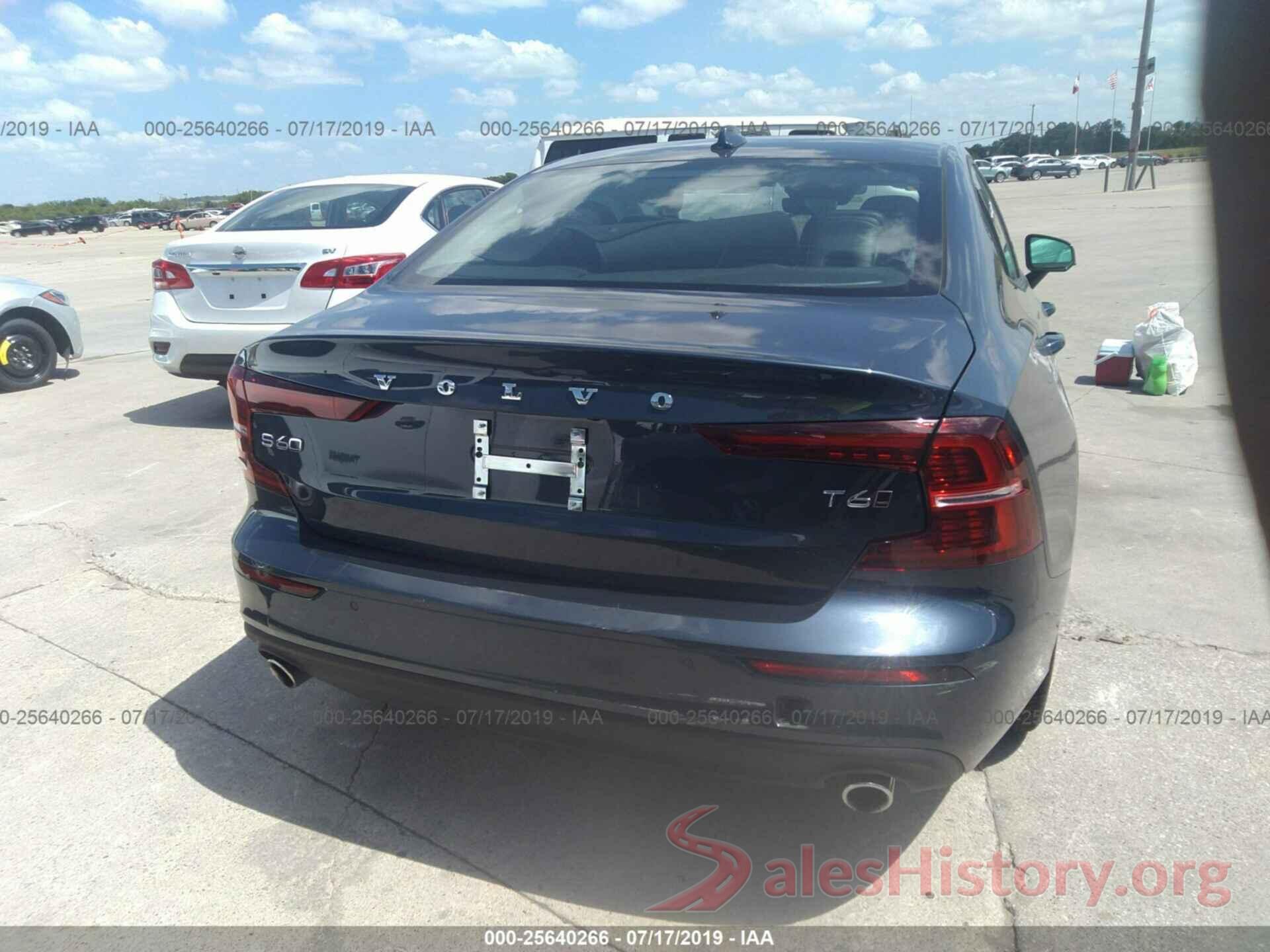 7JRA22TK3KG015031 2019 VOLVO S60