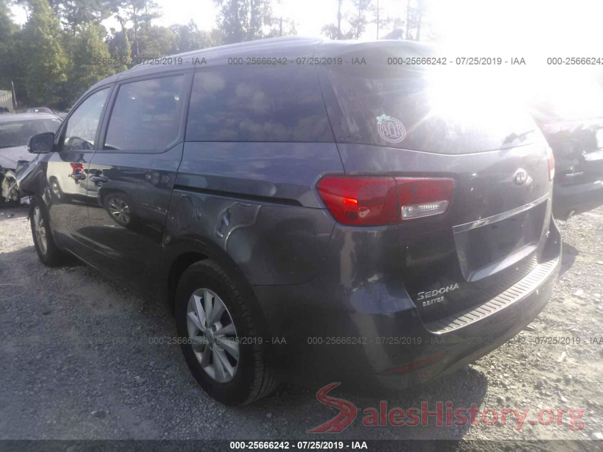 KNDMB5C14H6333128 2017 KIA SEDONA